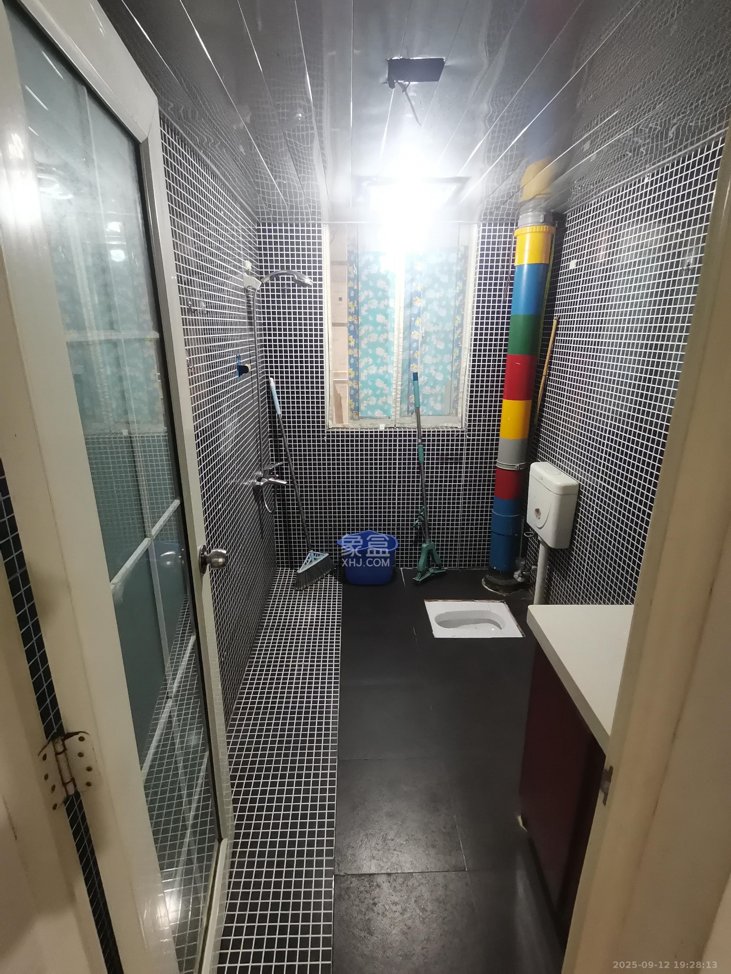 未来蜂巢  2室2厅1卫    1300.0元/月 未来蜂巢  2室2厅1卫    1300.0元/月室内图