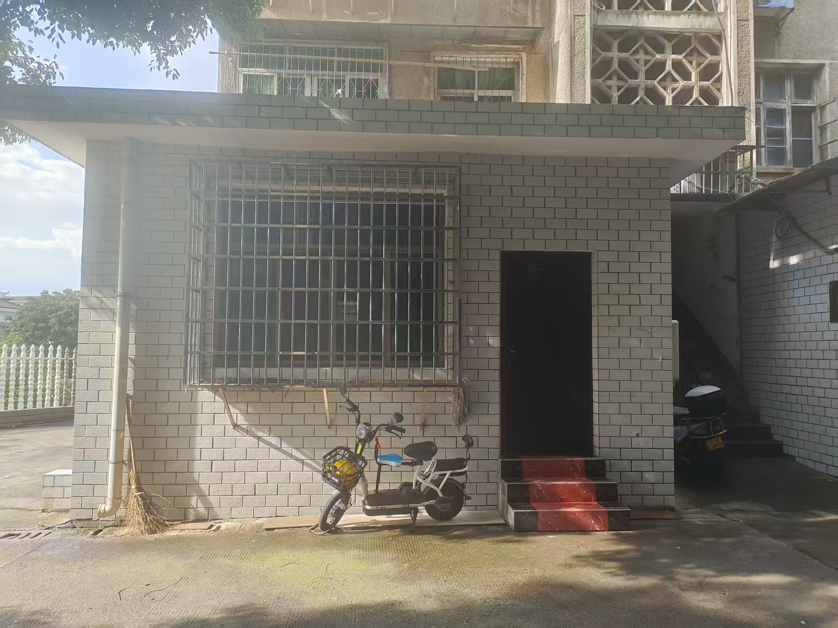 梓园社区(麻纺厂宿舍) 2室1厅1卫 900.0元/月 梓园社区(麻纺厂宿舍) 2室1厅1卫 900.0元/月室内图