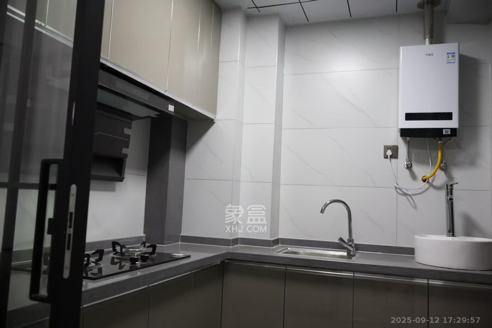 燕珑新寓  1室1厅1卫   1700.00元/月室内图