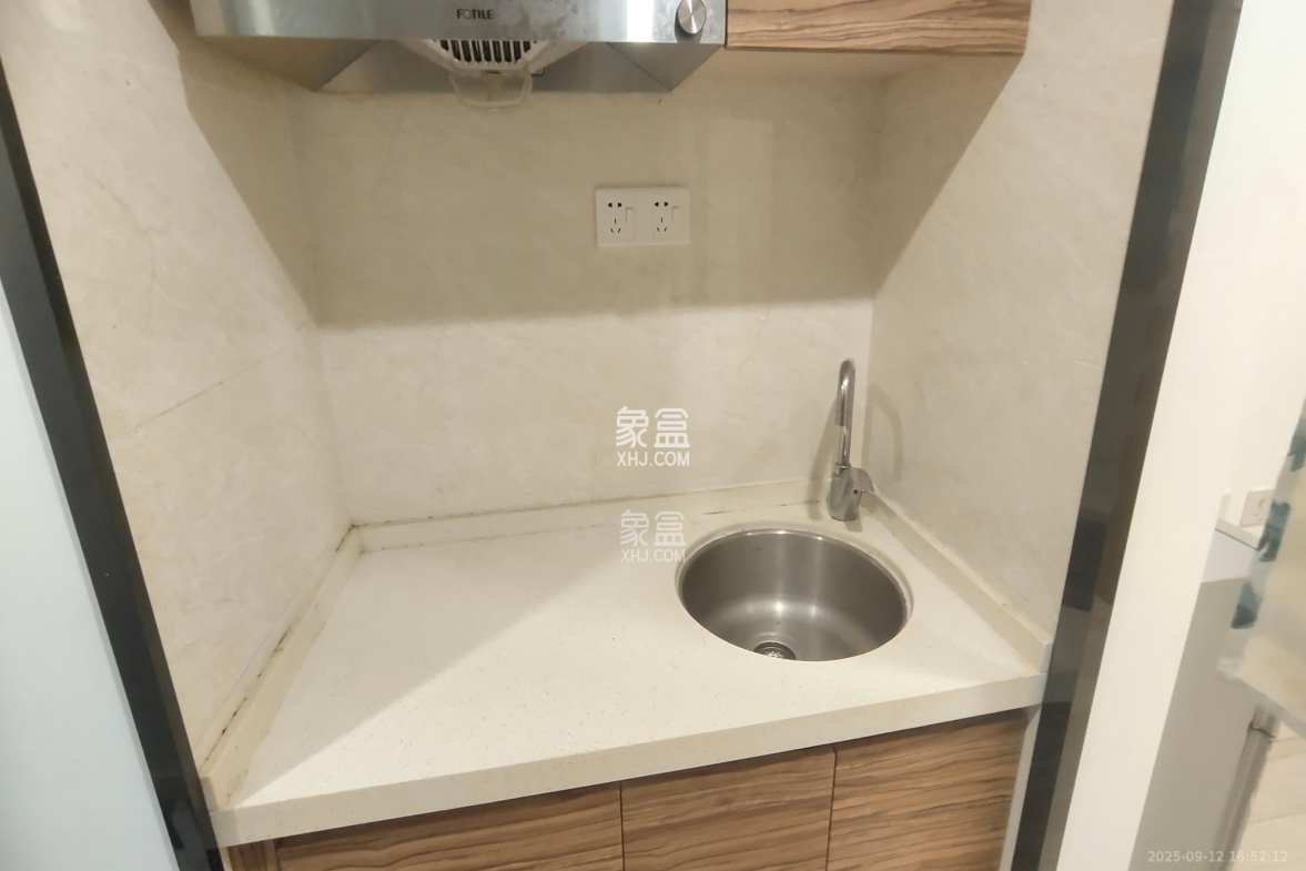 万科金域缇香 1室1厅1卫 1200.0元/月 万科金域缇香 1室1厅1卫 1200.0元/月室内图