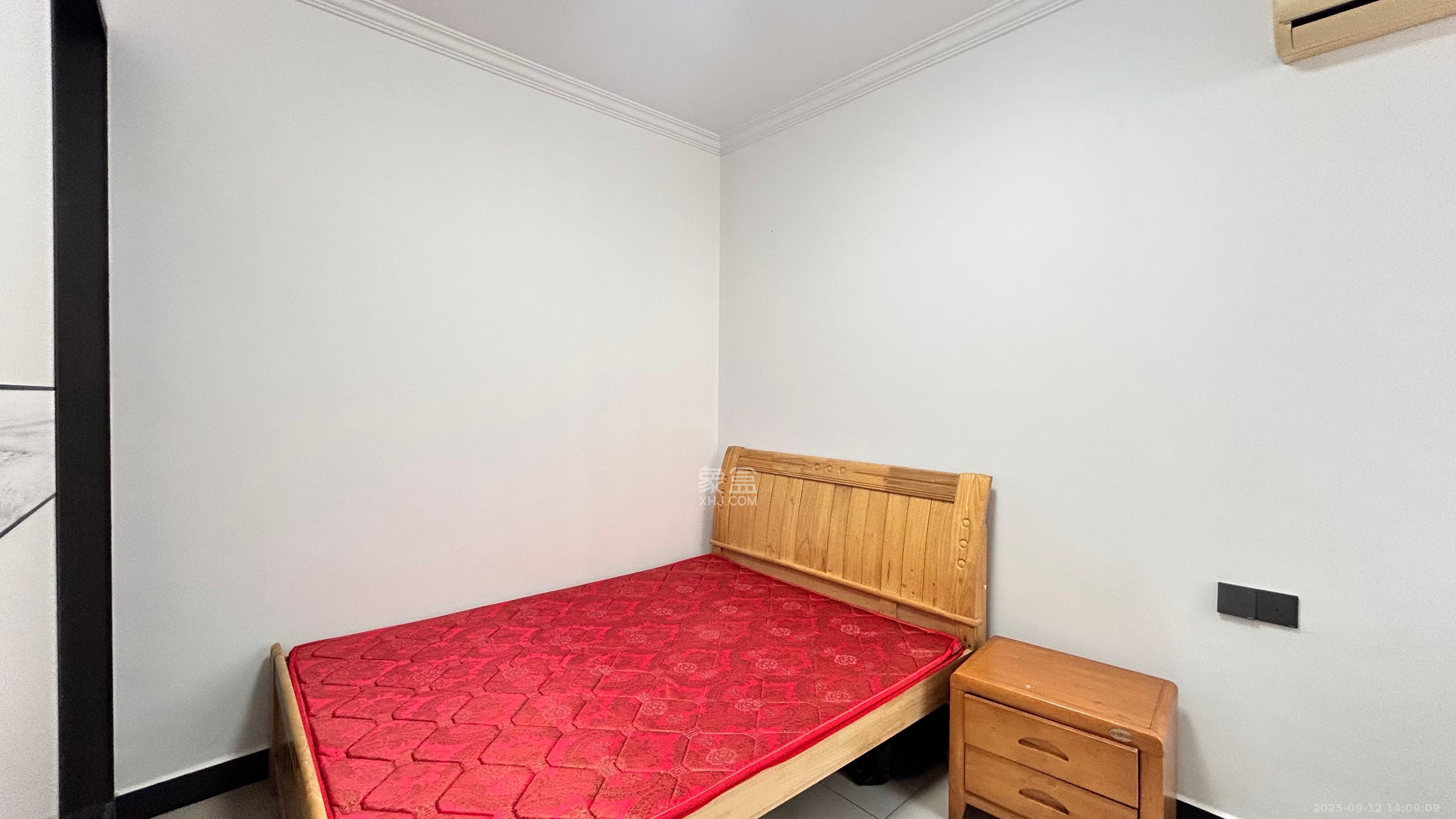 洋湖景园  2室1厅1卫    2300.0元/月室内图