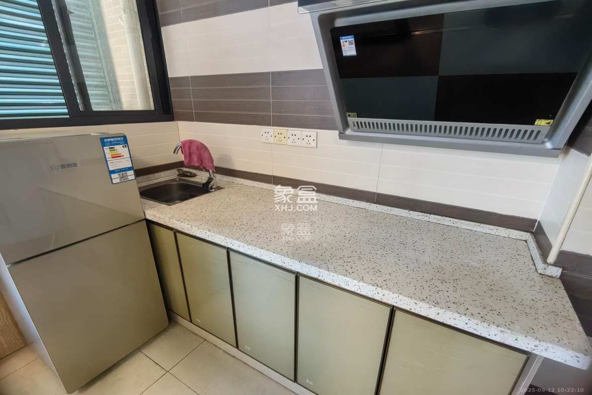 洞井二小区 3室2厅1卫 1900.0元/月 洞井二小区 3室2厅1卫 1900.0元/月室内图