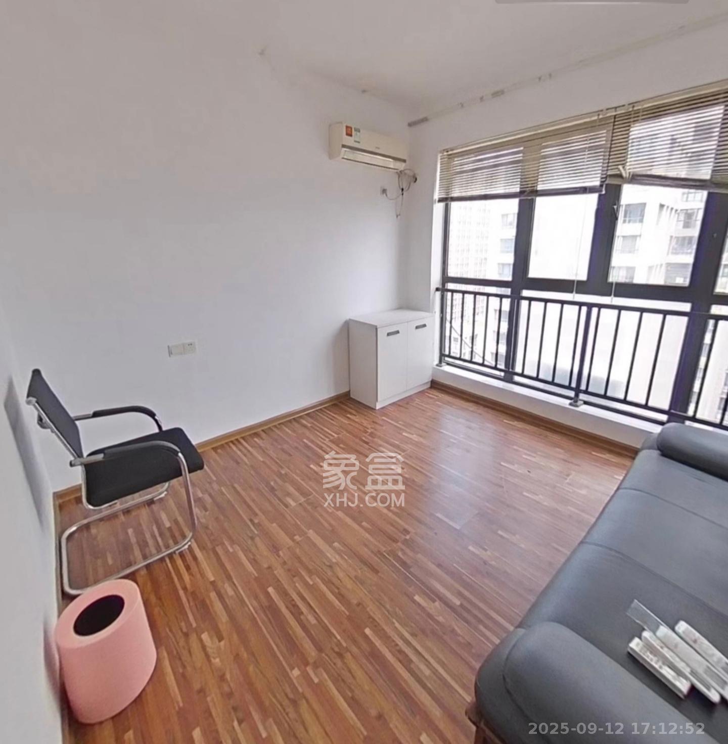 湘腾城市广场 3室2厅2卫 3500.0元/月 湘腾城市广场 3室2厅2卫 3500.0元/月室内图