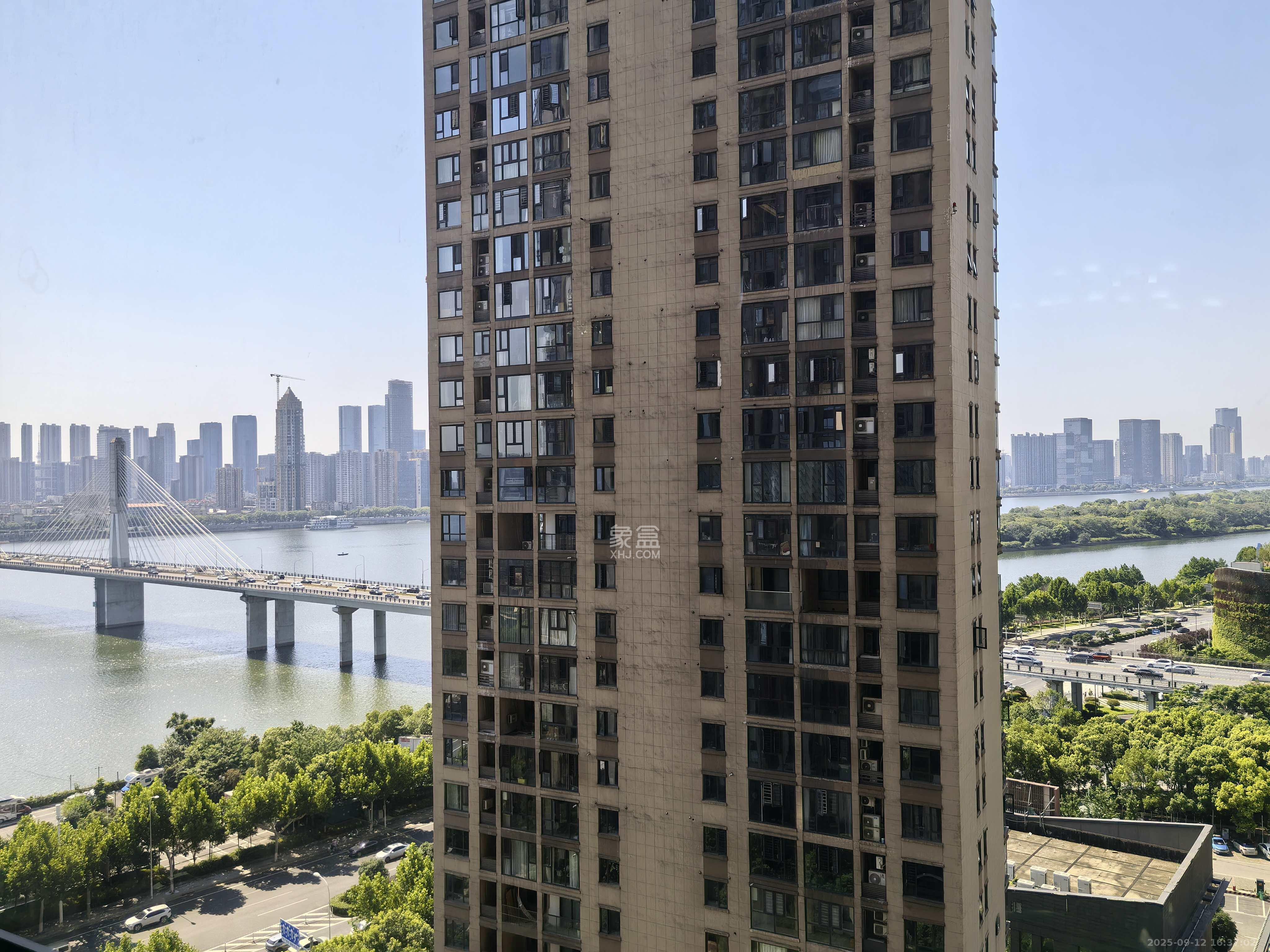 世茂外滩里(世茂铂翠湾三期) 4室2厅2卫 4500.0元/月 世茂外滩里(世茂铂翠湾三期) 4室2厅2卫 4500.0元/月室内图