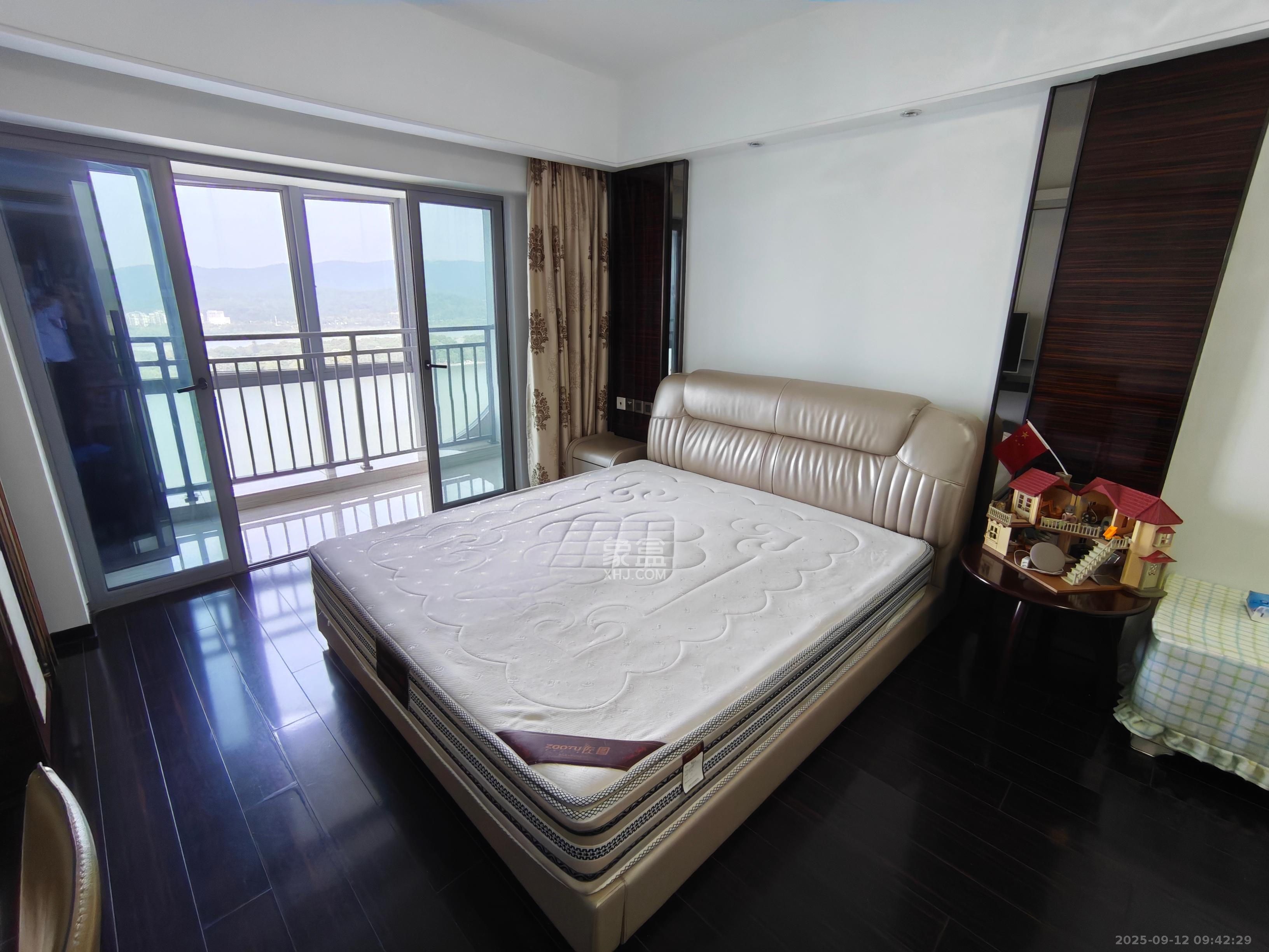 保利国际广场 1室1厅1卫 2200.0元/月 保利国际广场 1室1厅1卫 2200.0元/月室内图