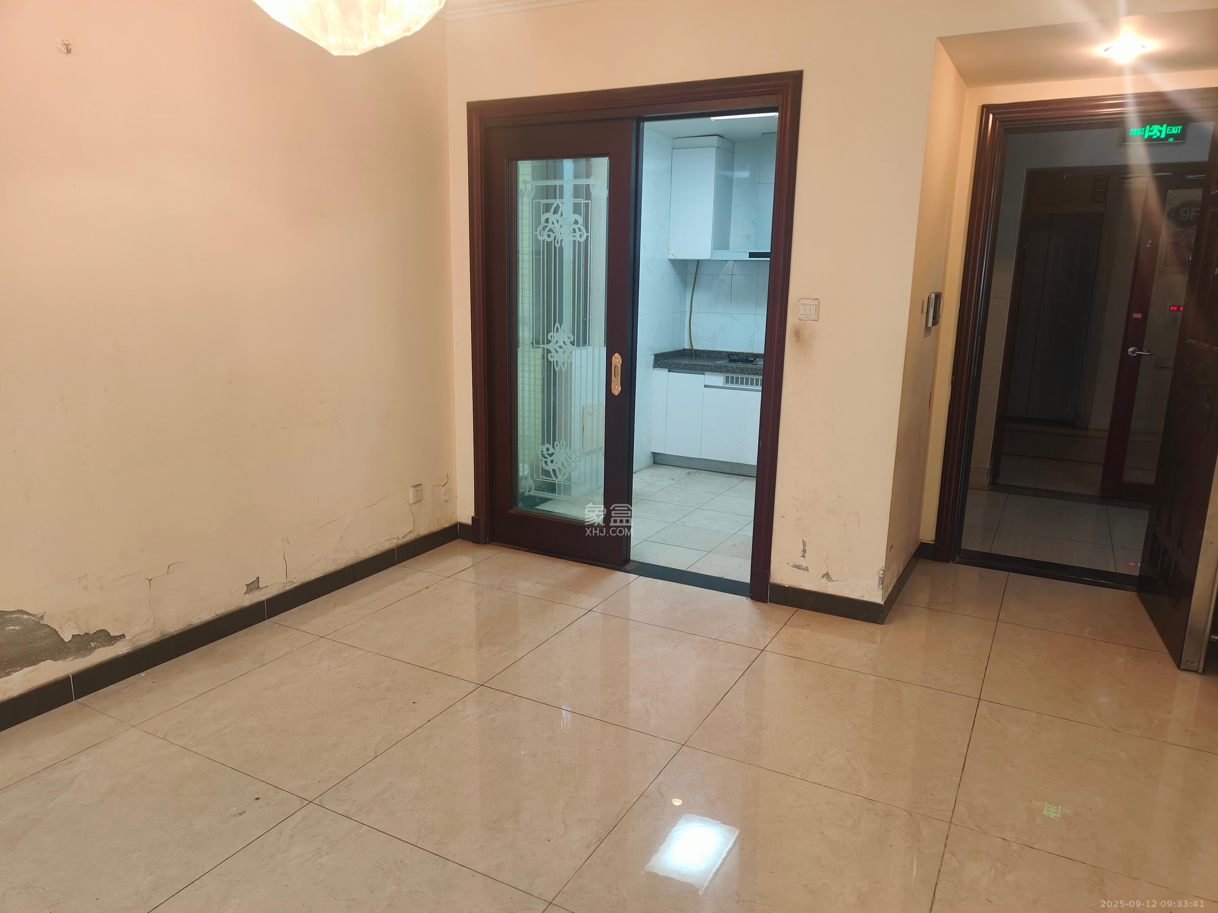 恒大翡翠华庭  2室2厅1卫    2000.0元/月室内图