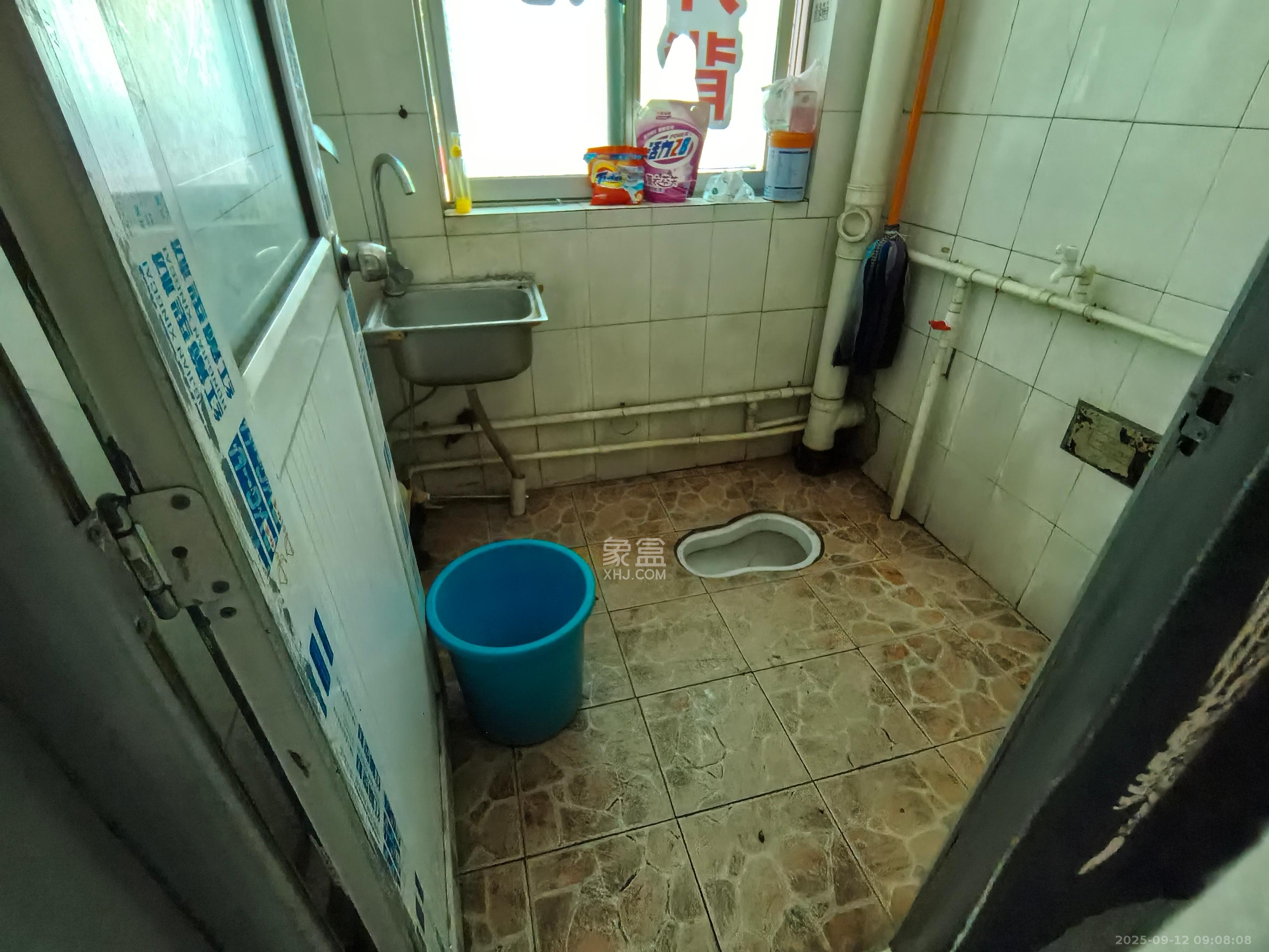 中南汽车世界  3室0厅0卫    1200.0元/月室内图