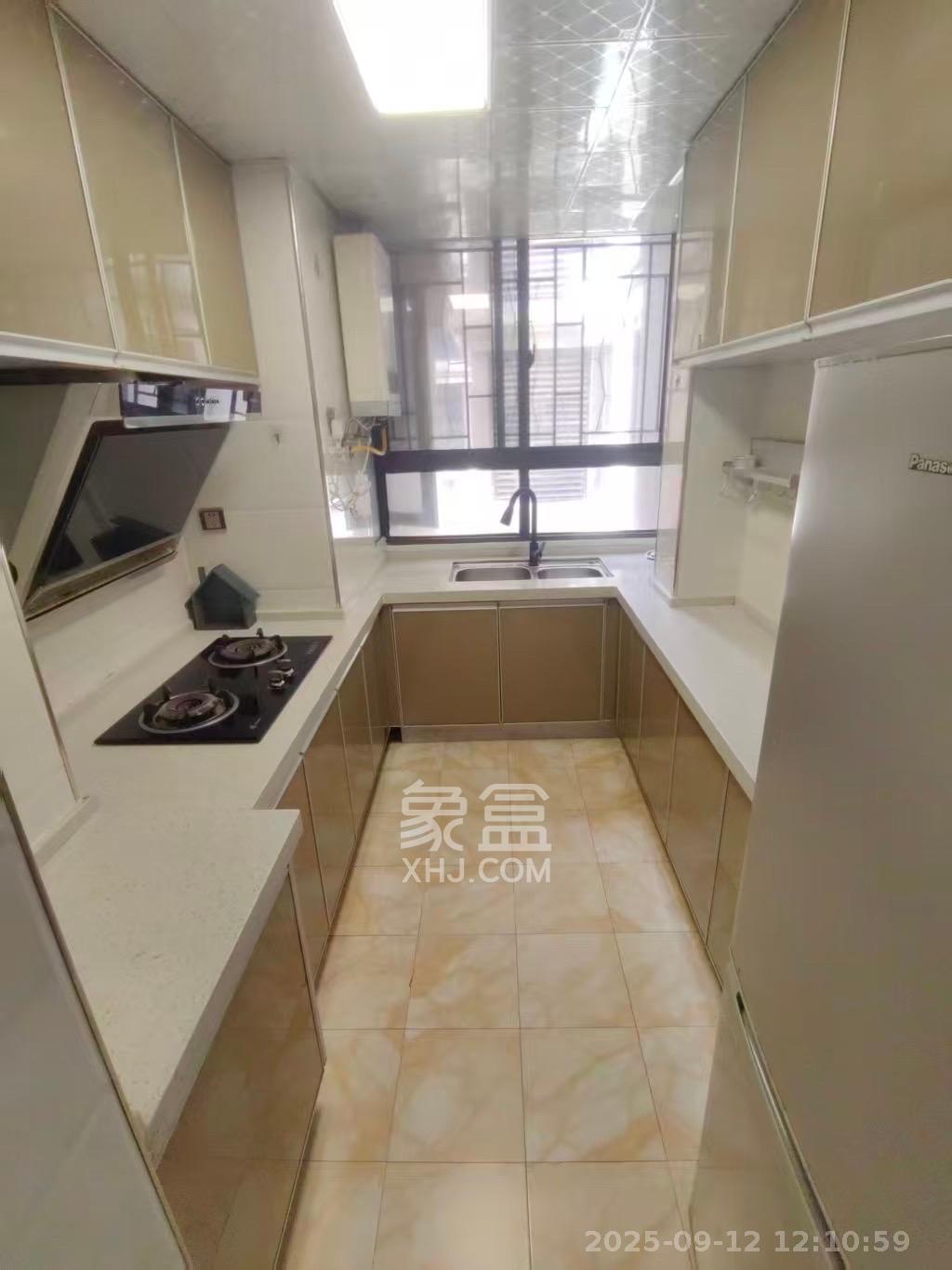 海洋半岛(月珑湾) 3室2厅1卫 2100.0元/月 海洋半岛(月珑湾) 3室2厅1卫 2100.0元/月室内图