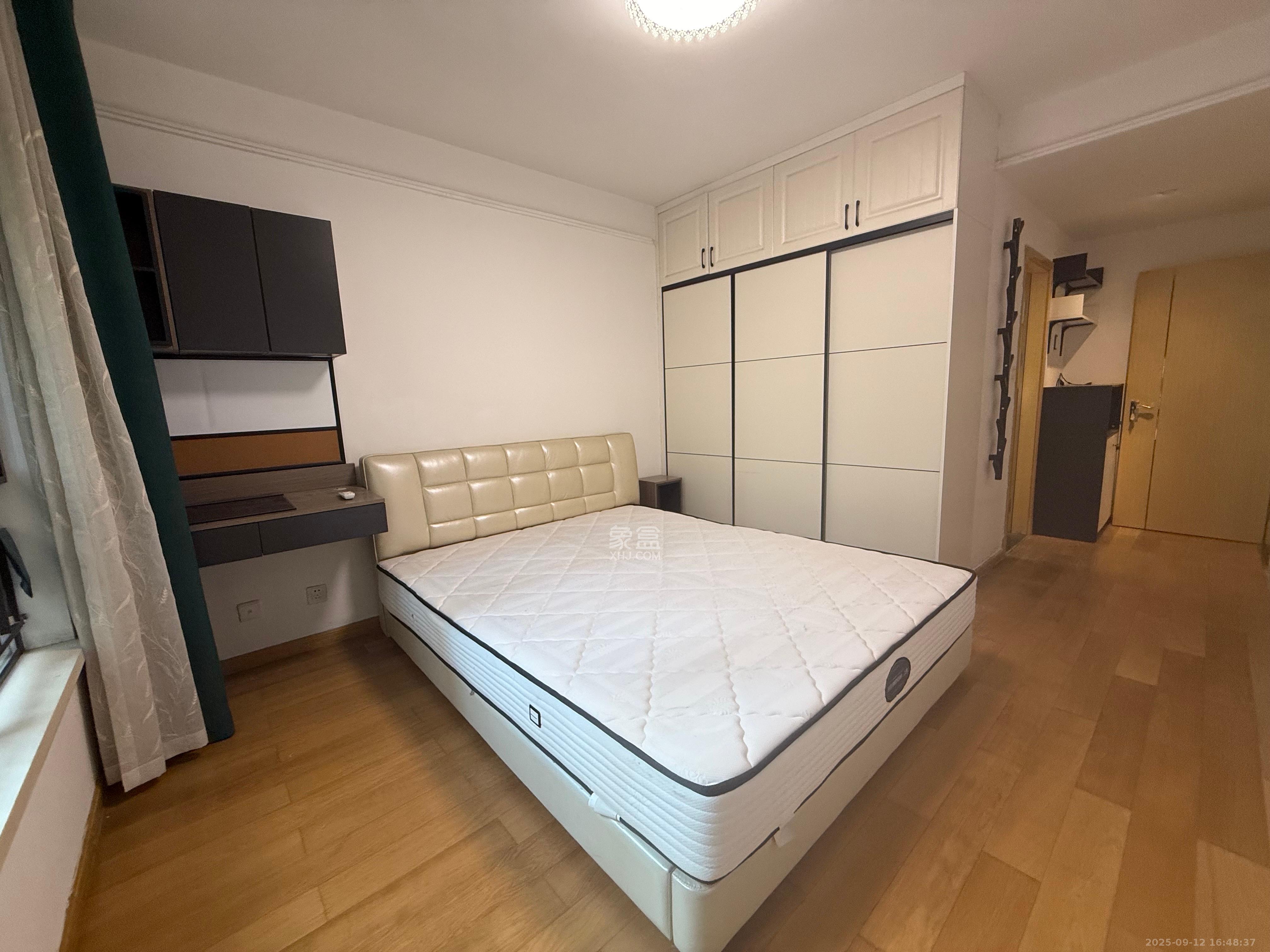 中海国际三期  3室2厅2卫    2000.0元/月 中海国际三期  3室2厅2卫    2000.0元/月室内图