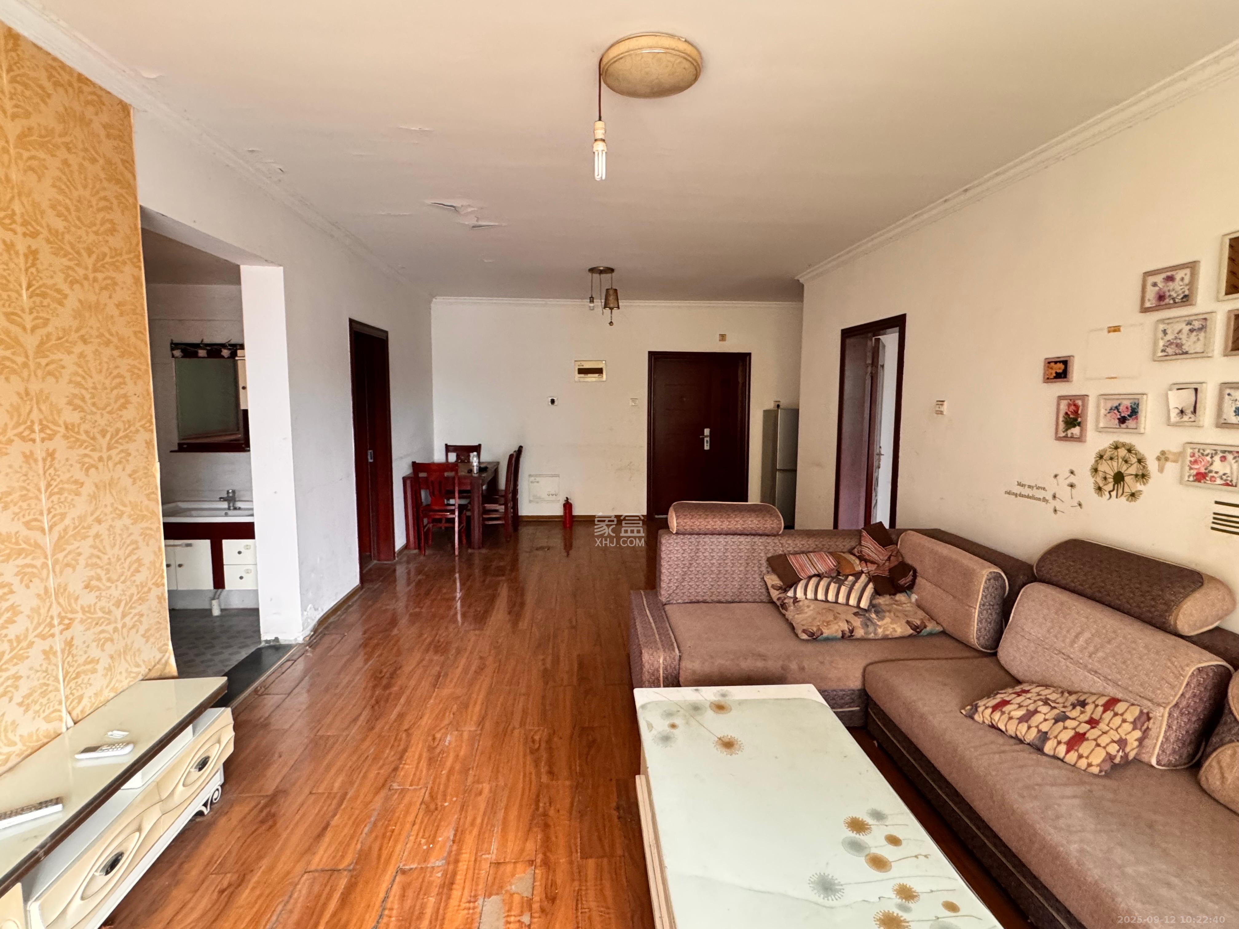 长房时代城 3室2厅2卫 2800.0元/月 长房时代城 3室2厅2卫 2800.0元/月室内图