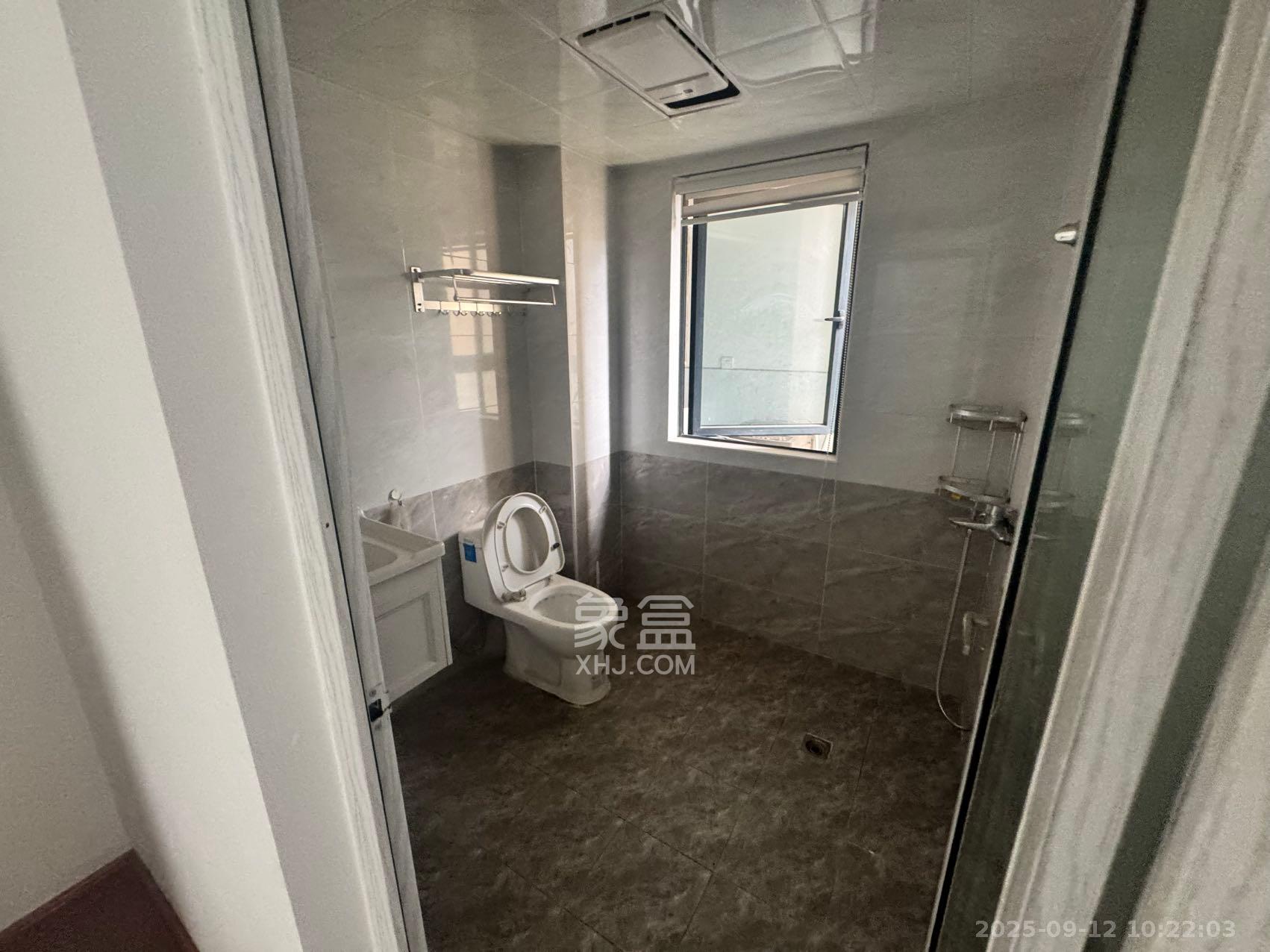 长房东旭国际 1室0厅0卫 2800.0元/月 长房东旭国际 1室0厅0卫 2800.0元/月室内图