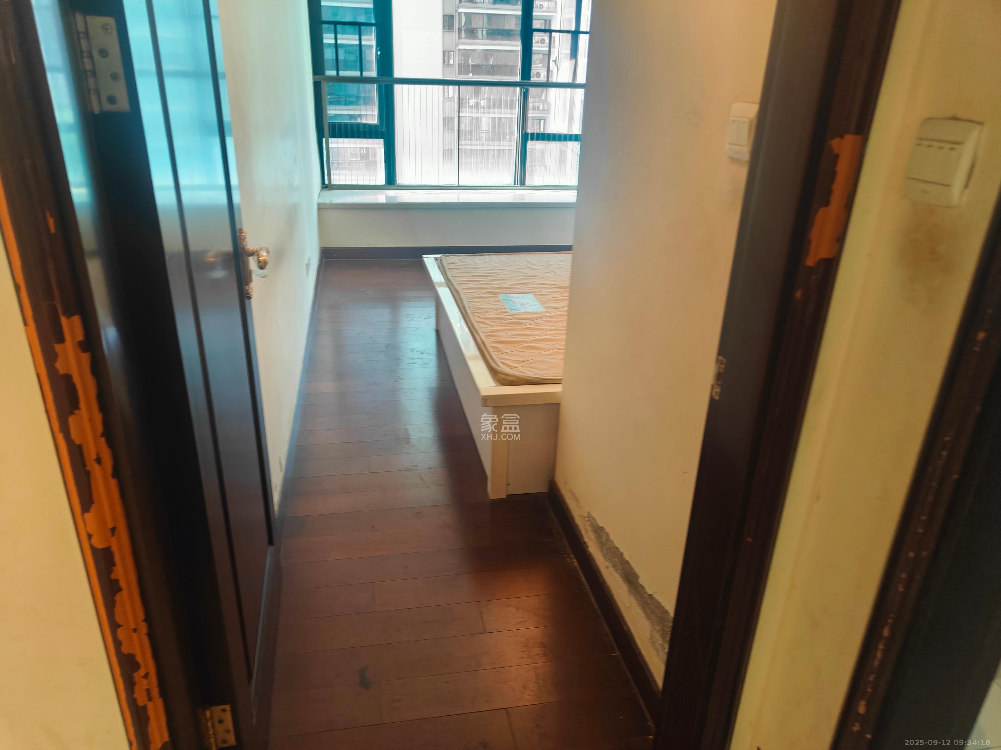 恒大翡翠华庭  2室2厅1卫    2000.0元/月室内图