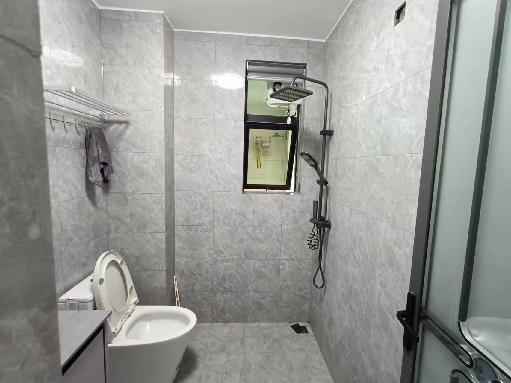 棕榈园(椰海新城3期)  2室2厅1卫    2500.0元/月 棕榈园(椰海新城3期)  2室2厅1卫    2500.0元/月室内图