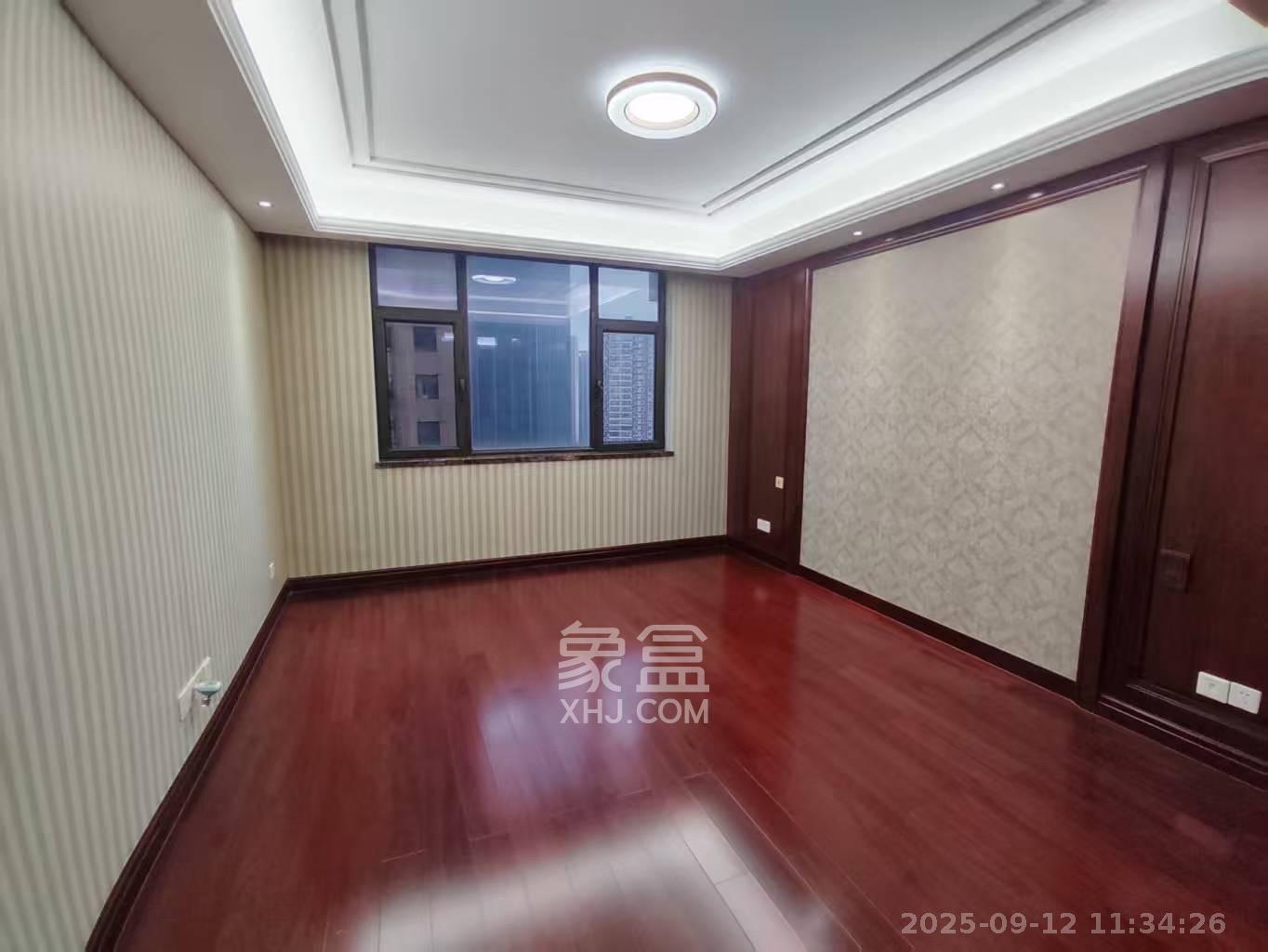 运达中央广场一、二期  3室2厅2卫    7800.0元/月室内图