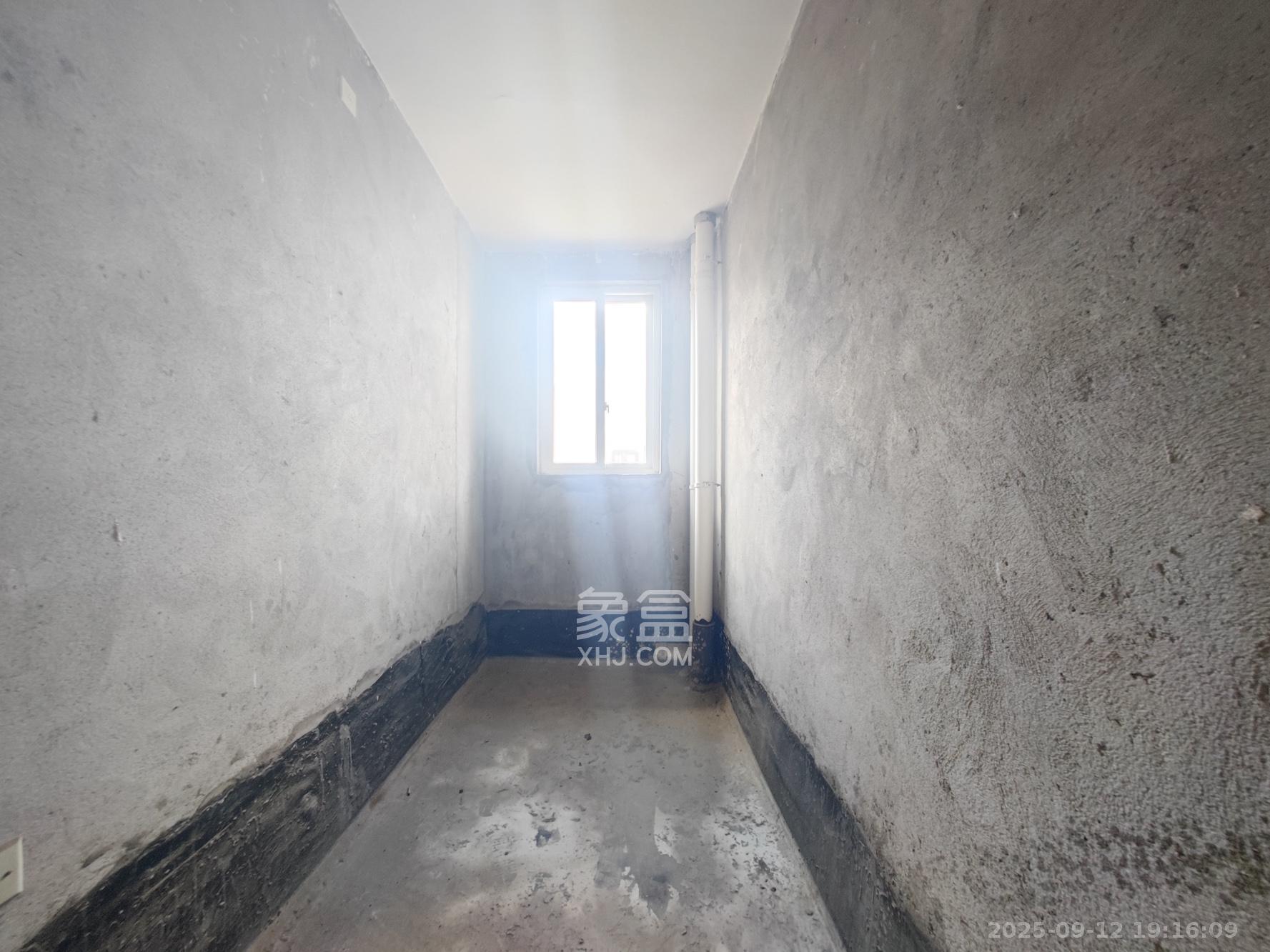 湘府十城（汇财御景湾新寓,汇财国际）  5室1厅2卫    102.0万卫生间