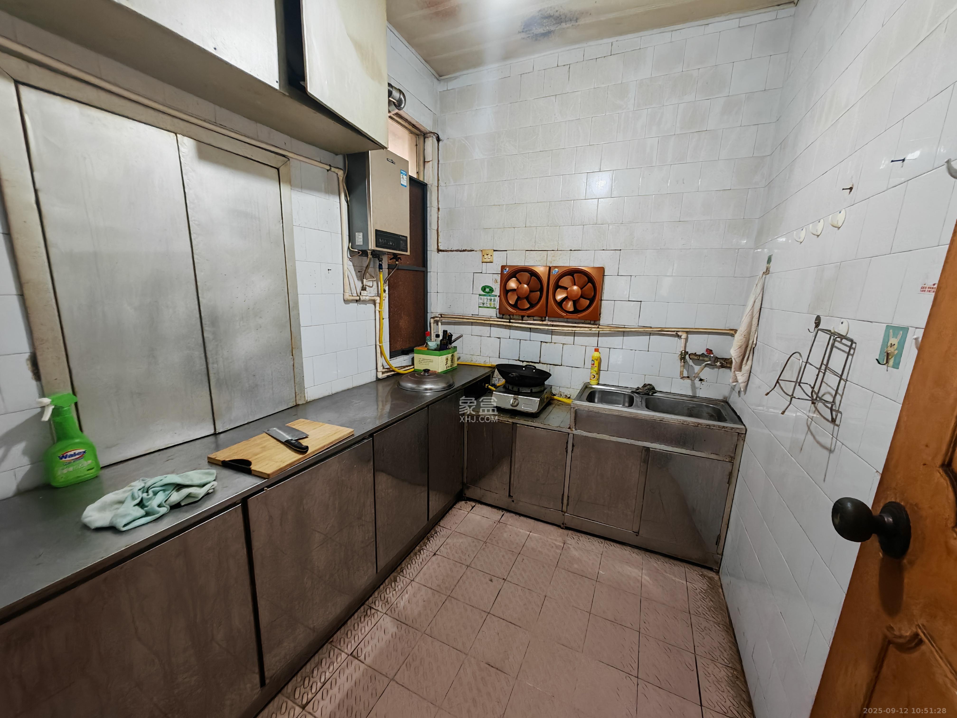 妹子山社区(曙光社区) 2室1厅1卫 1400.0元/月 妹子山社区(曙光社区) 2室1厅1卫 1400.0元/月室内图