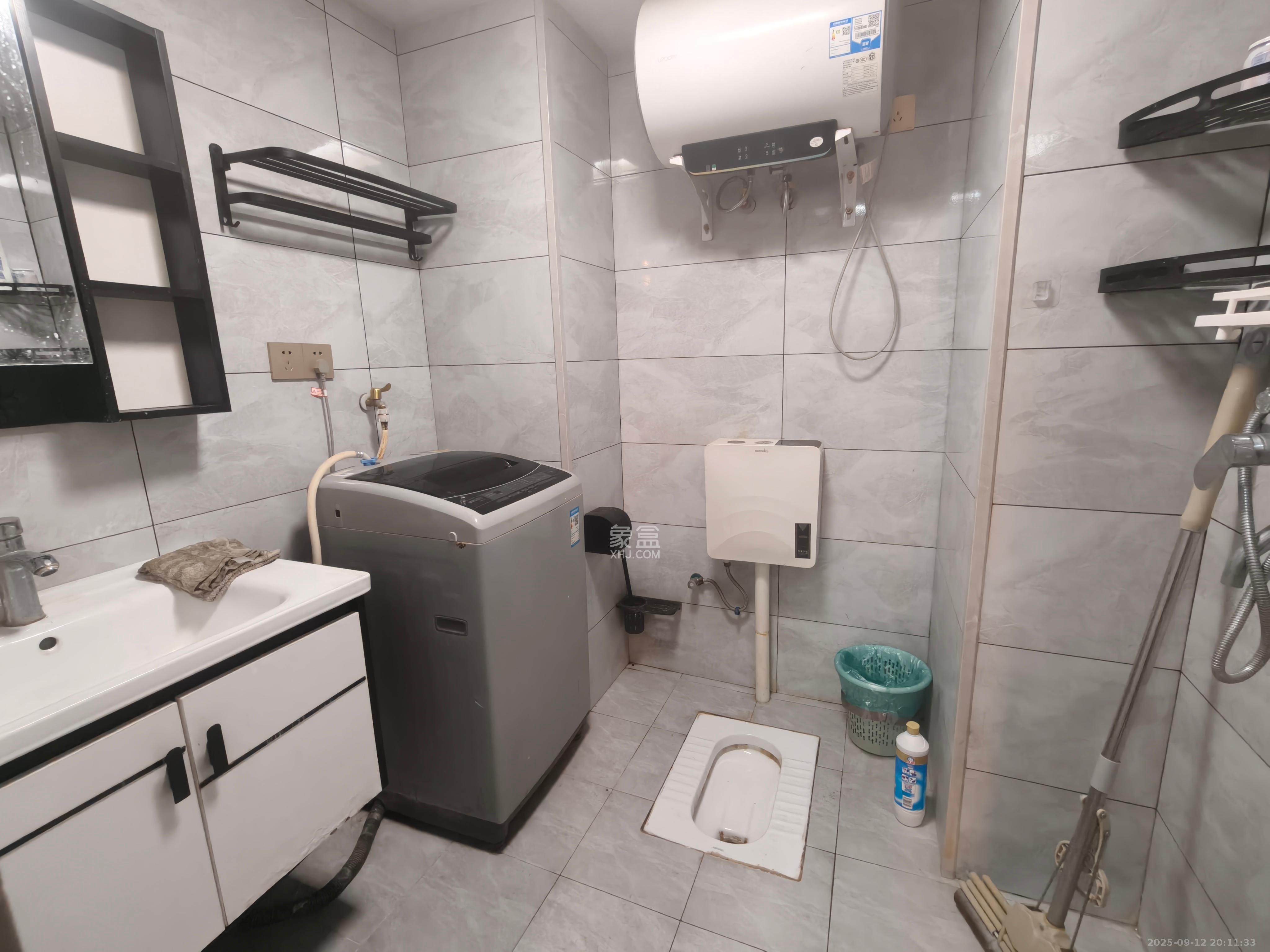 中南国际眼镜城（中伟商业中心）  2室1厅1卫    1800.0元/月室内图