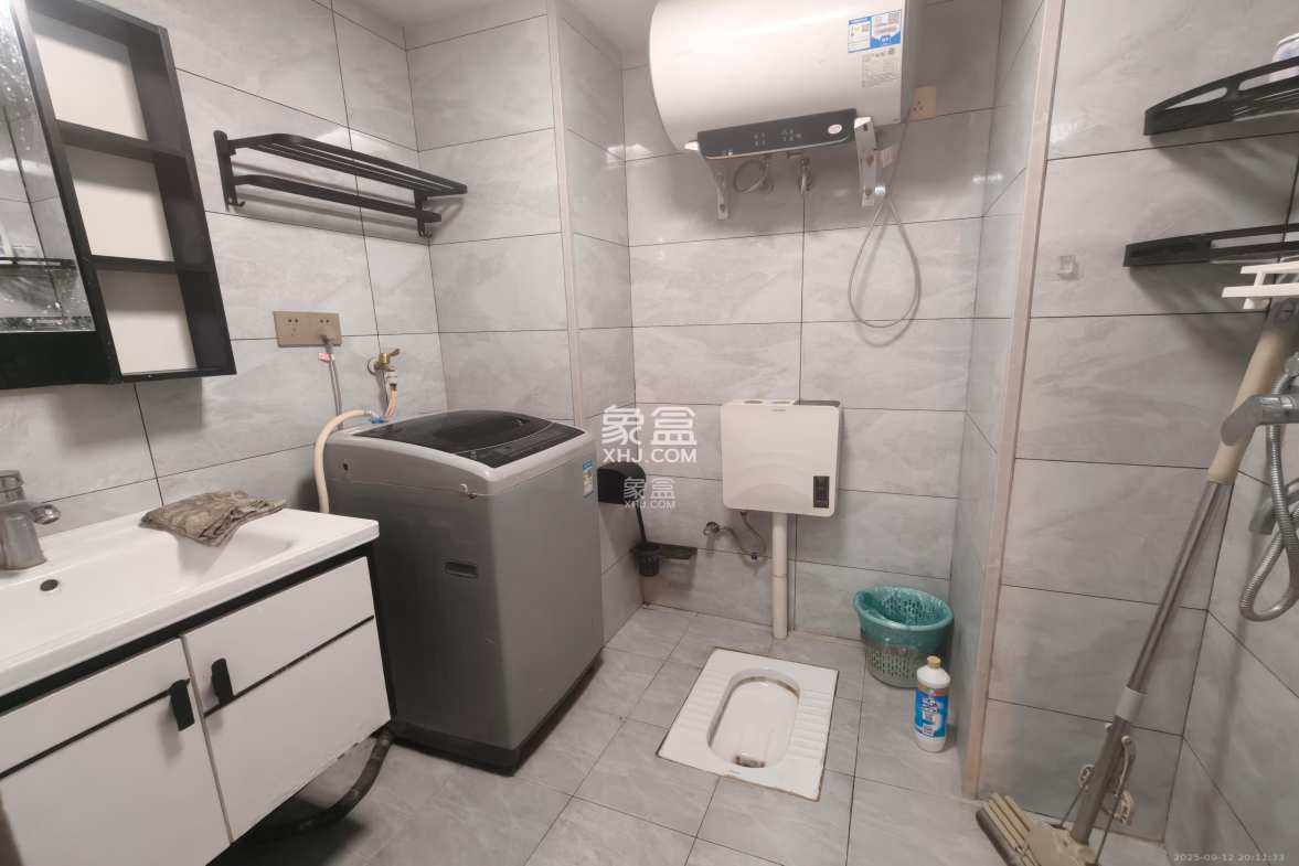 中南国际眼镜城(中伟商业中心) 2室1厅1卫 1800.0元/月 中南国际眼镜城(中伟商业中心) 2室1厅1卫 1800.0元/月室内图