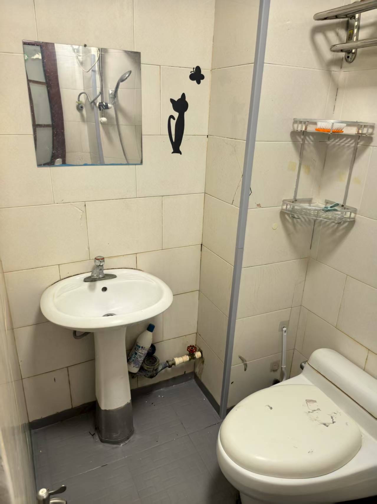 松雷大厦 1室1厅1卫 900.0元/月 松雷大厦 1室1厅1卫 900.0元/月室内图