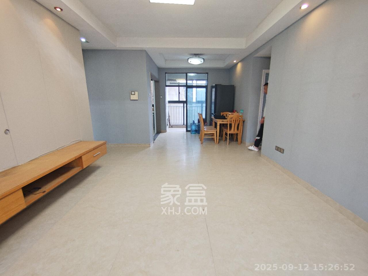保利麓谷林语A区  1室2厅1卫   2200.00元/月