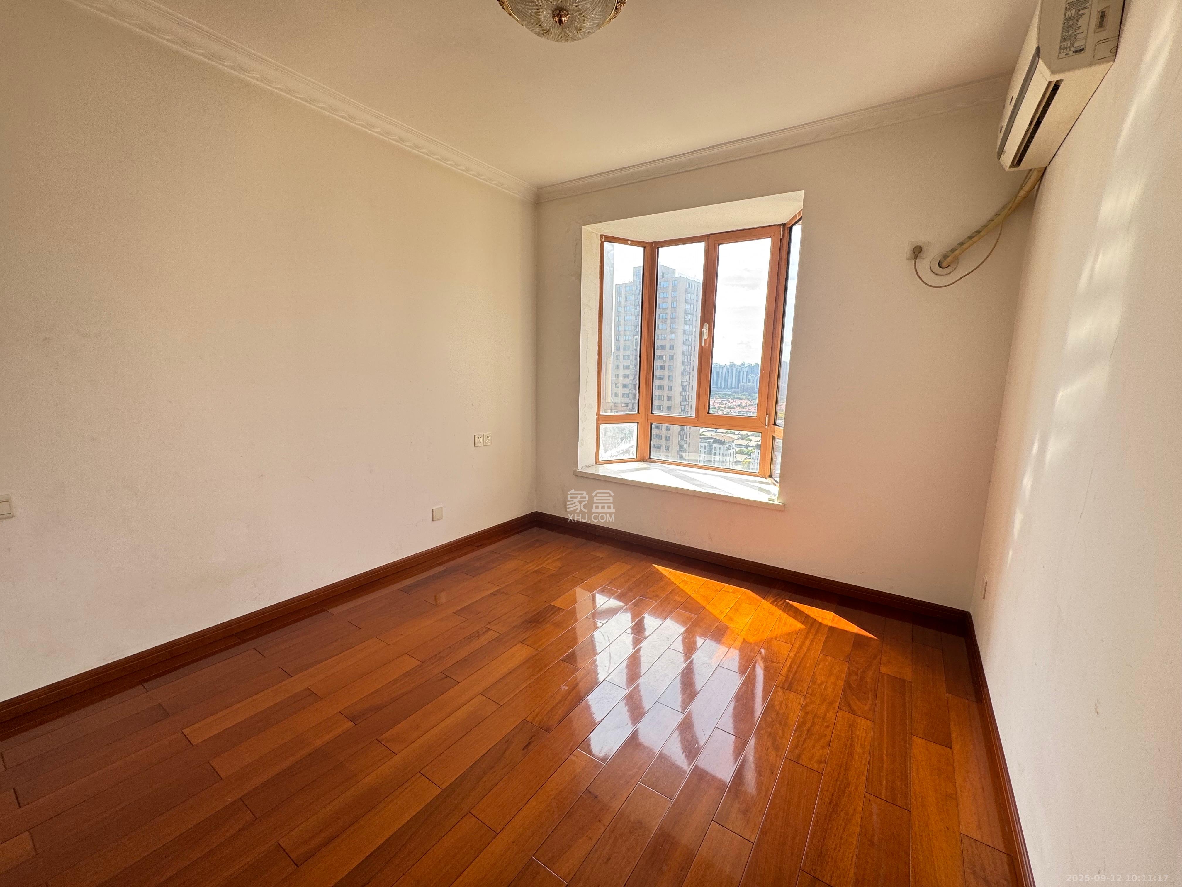 世嘉国际华城  4室2厅1卫    3800.0元/月 世嘉国际华城  4室2厅1卫    3800.0元/月室内图