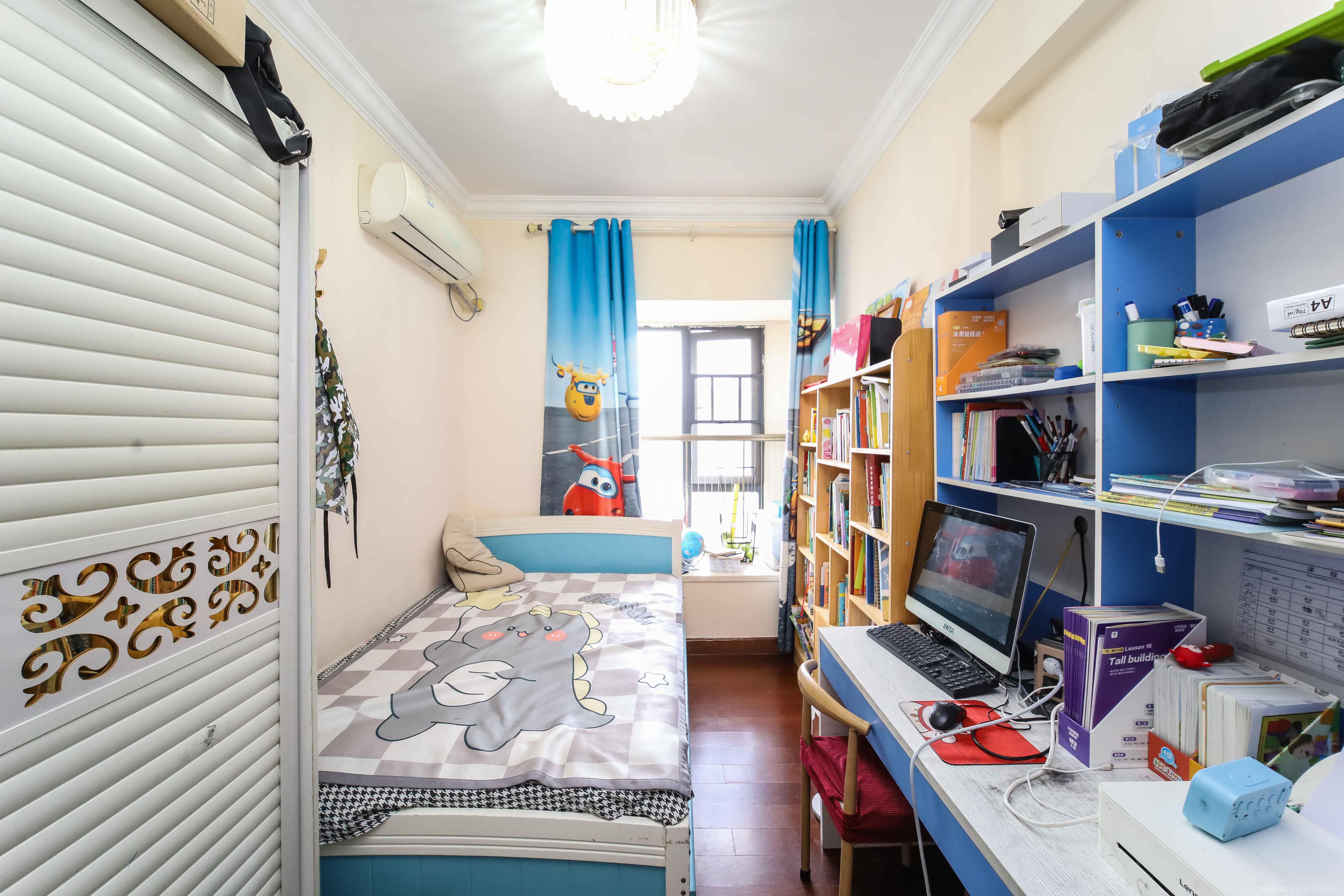 恒大江湾 3室1厅1卫 94.8万 恒大江湾 3室1厅1卫 94.8万卧室