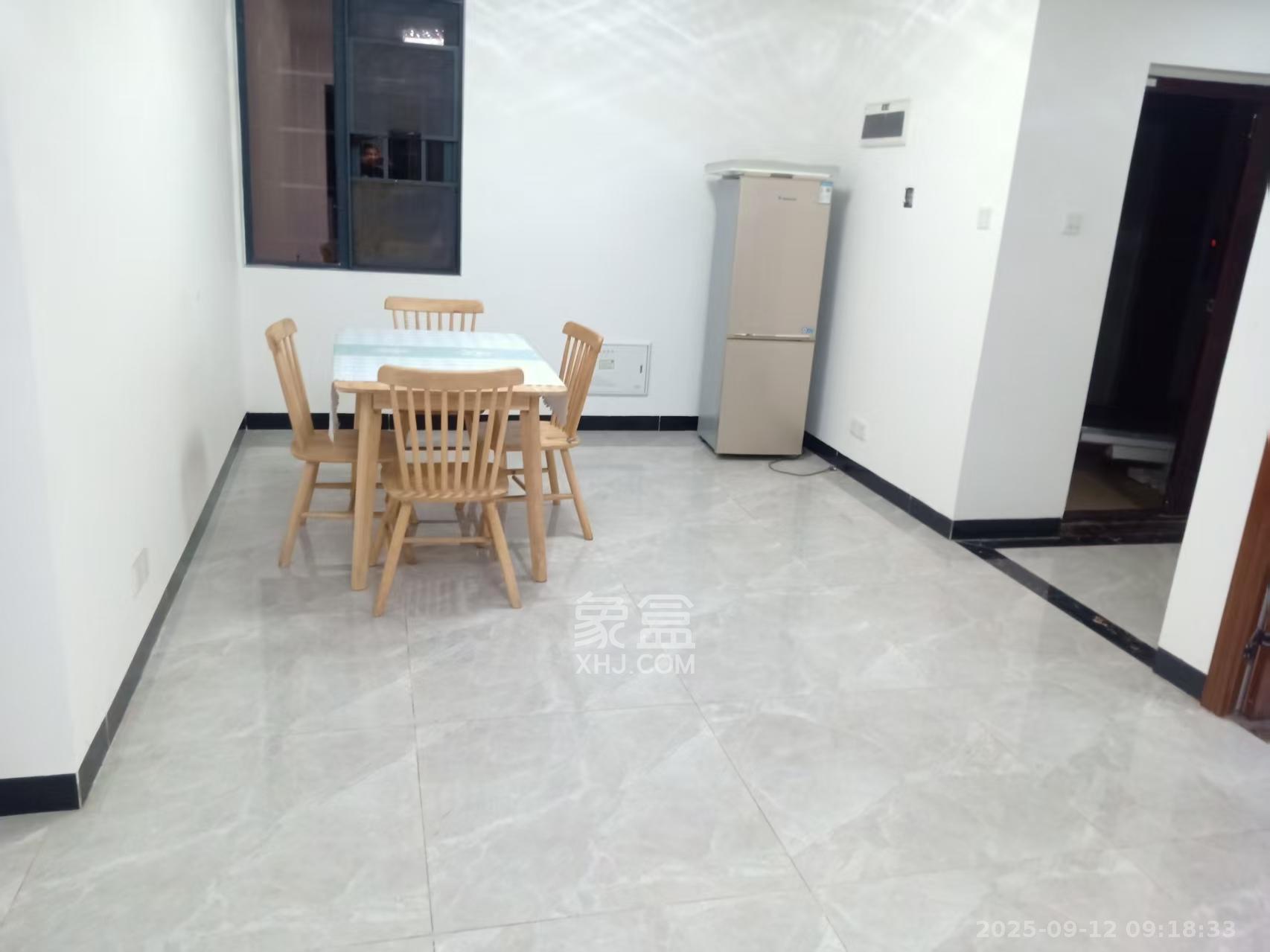 天悦和苑一期  3室2厅2卫    2400.0元/月室内图