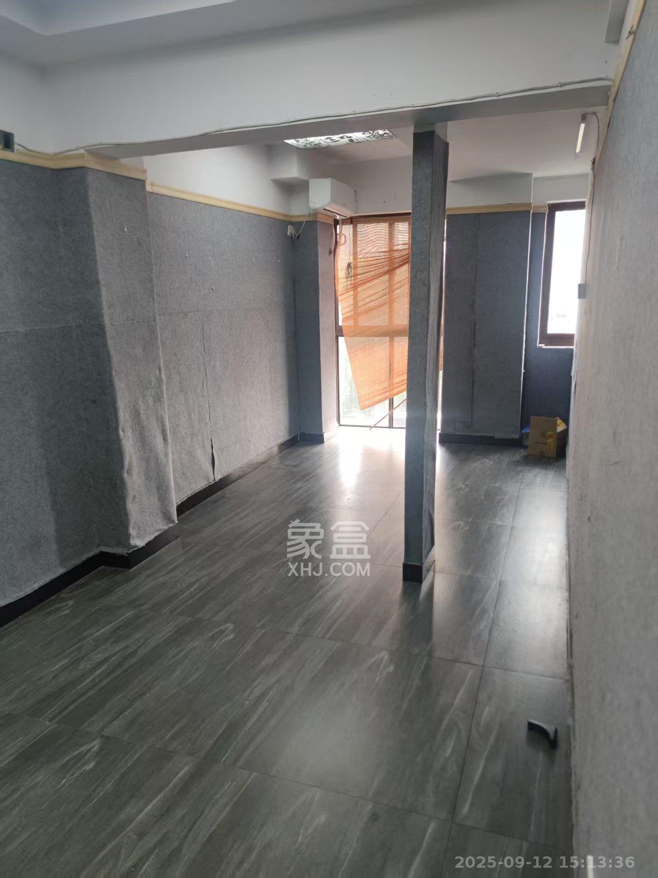 顺安大厦 2室1厅1卫 2200.0元/月 顺安大厦 2室1厅1卫 2200.0元/月室内图