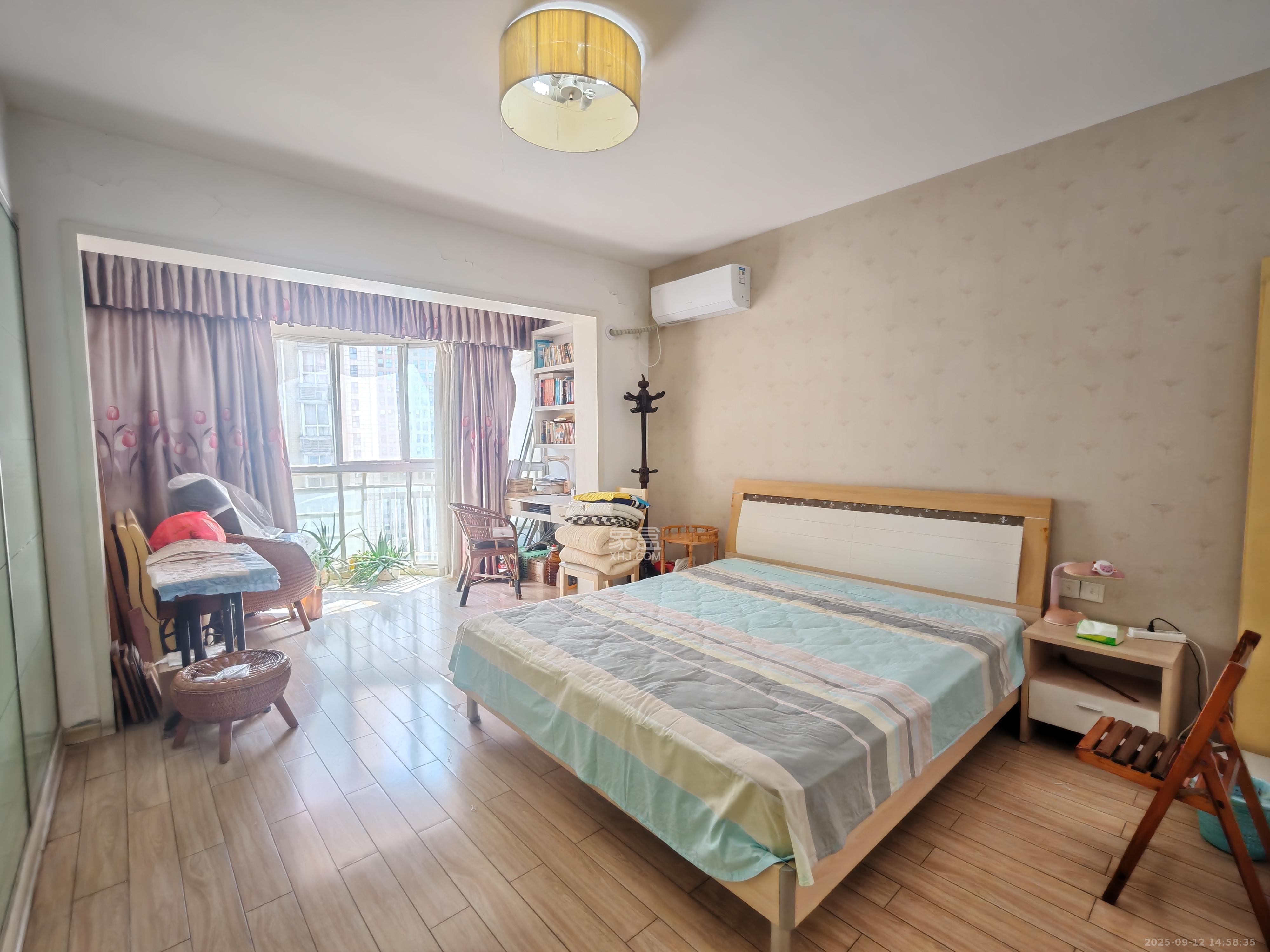 星语林名园  3室2厅2卫    2000.0元/月室内图