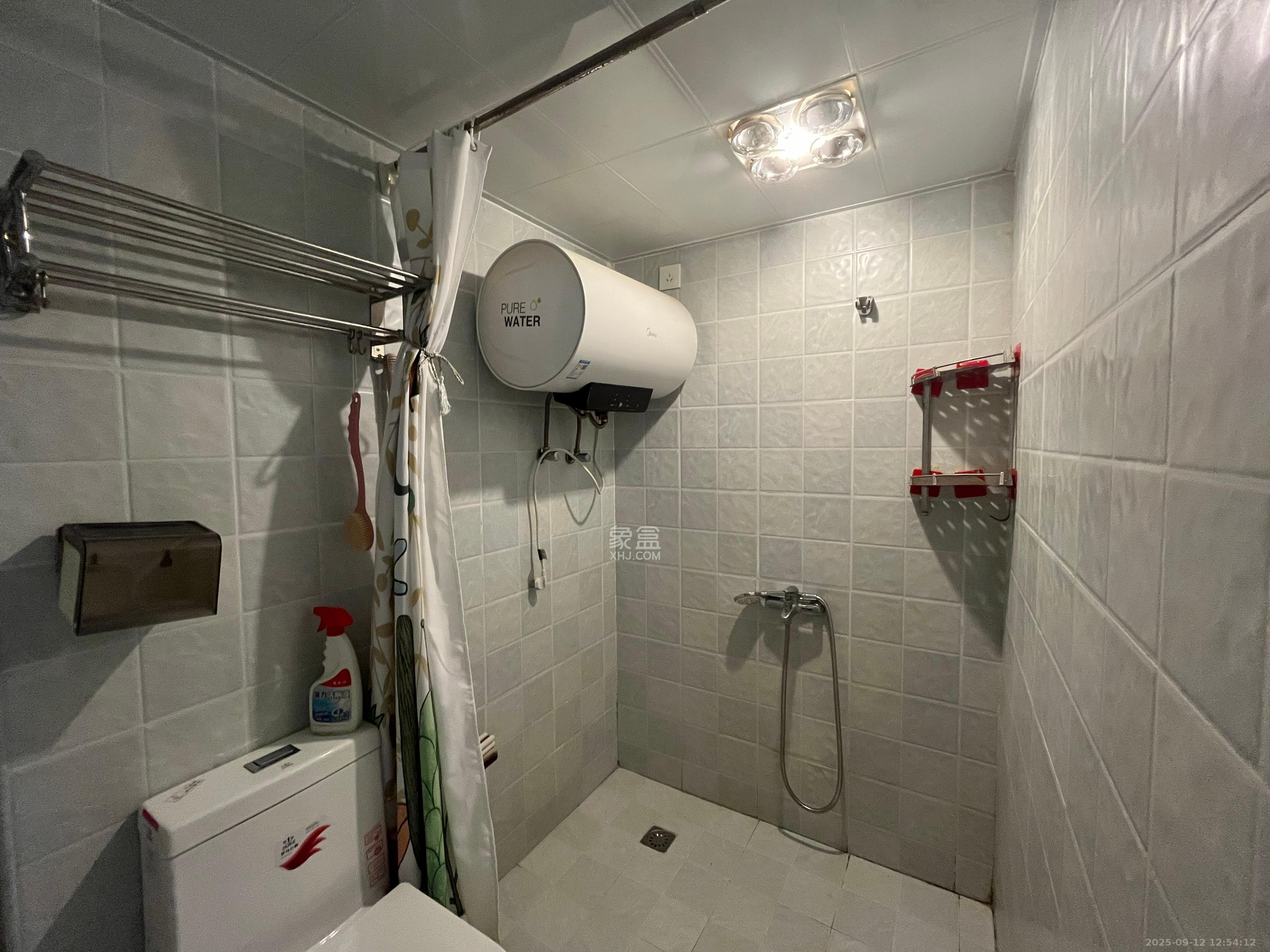 时代星空  1室1厅1卫    1300.0元/月室内图