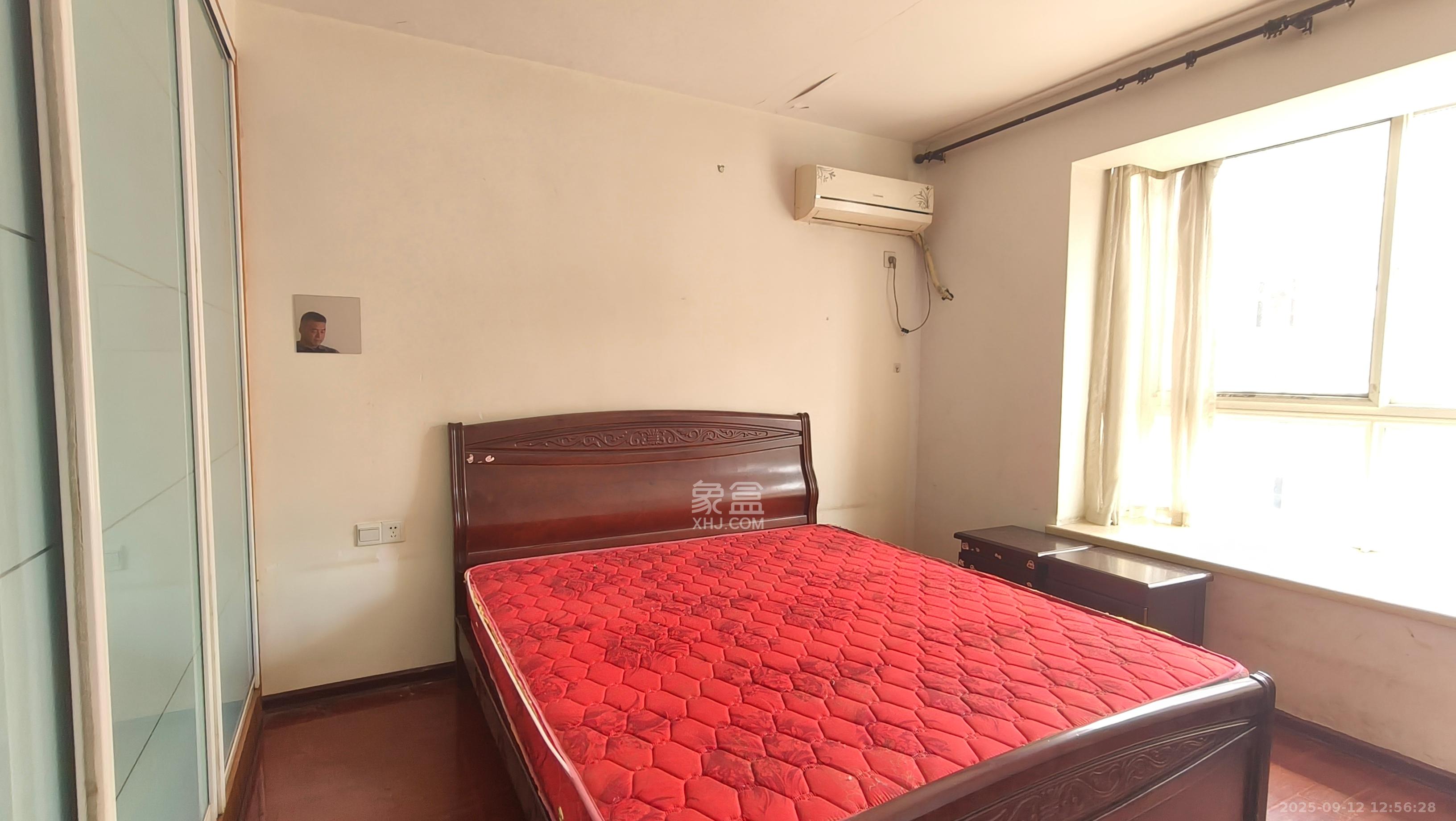 德润园  3室2厅2卫    2400.0元/月室内图