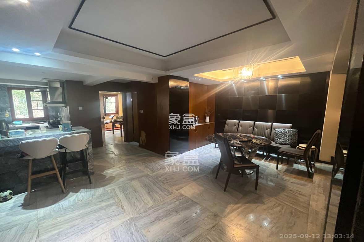 珠江郦城璞墅 5室3厅3卫 7500.0元/月 珠江郦城璞墅 5室3厅3卫 7500.0元/月室内图