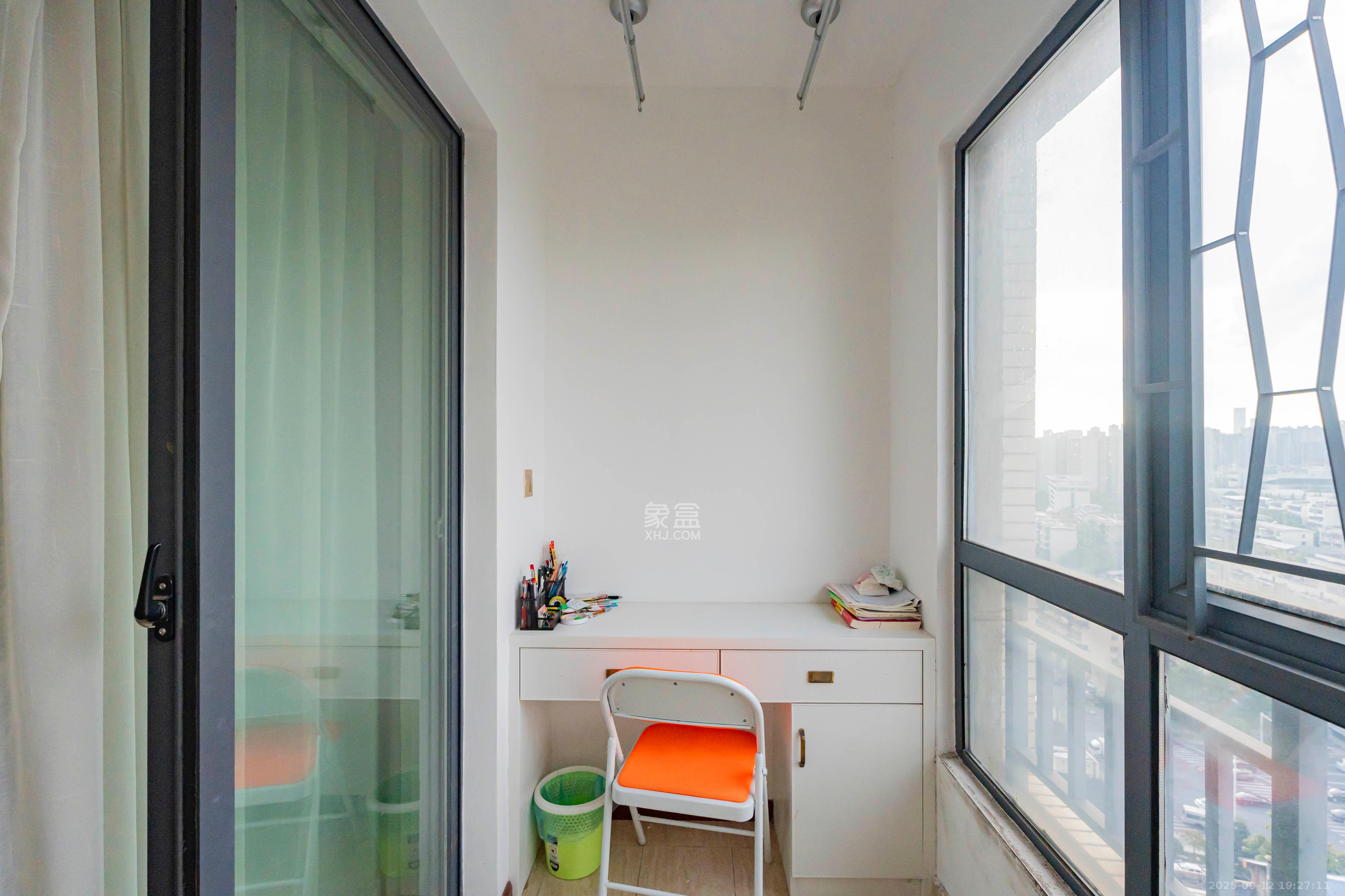 兰亭峰景  2室2厅1卫    66.0万 兰亭峰景  2室2厅1卫    66.0万阳台