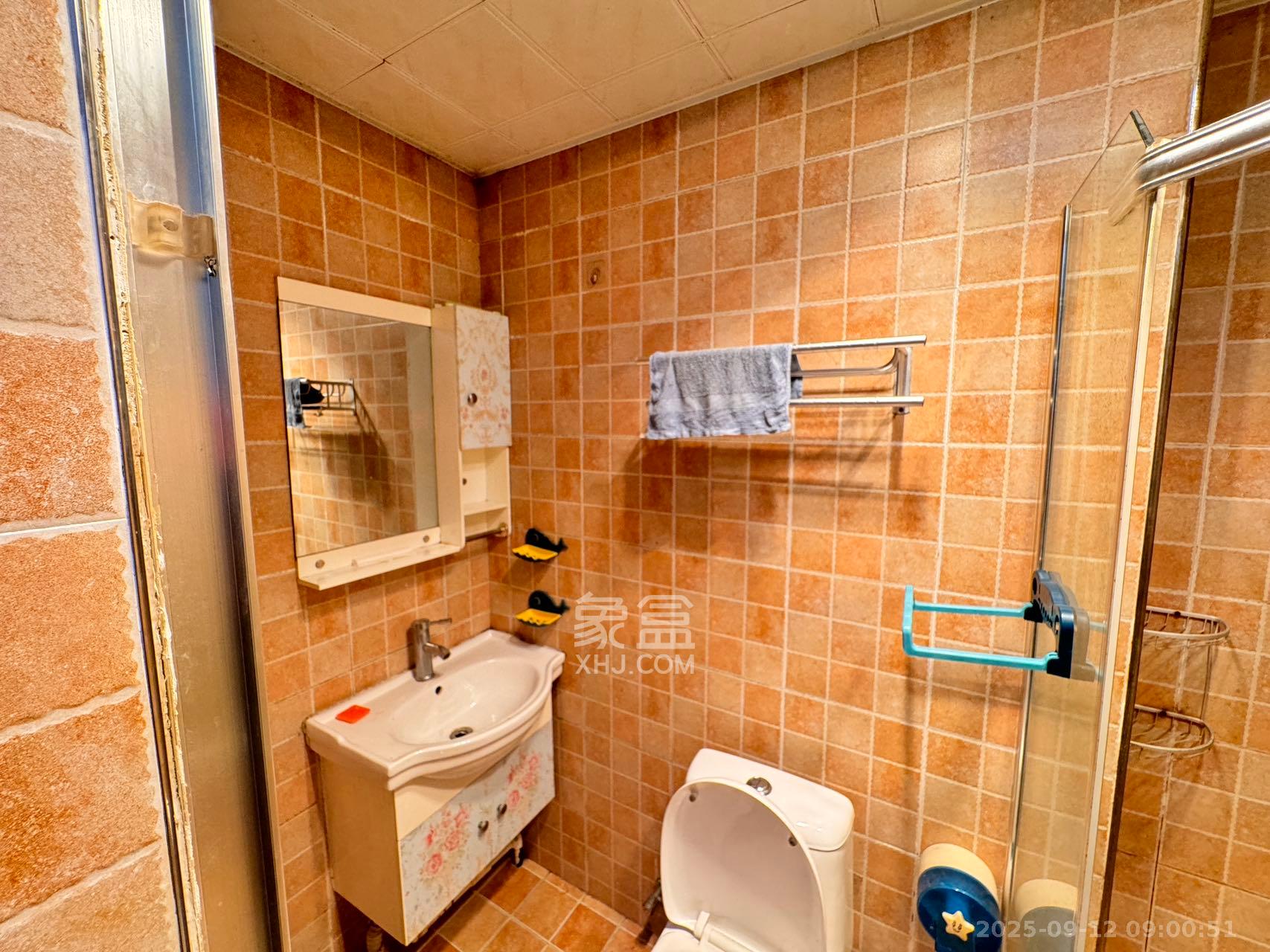 怡海星城  1室1厅1卫    900.0元/月 怡海星城  1室1厅1卫    900.0元/月室内图