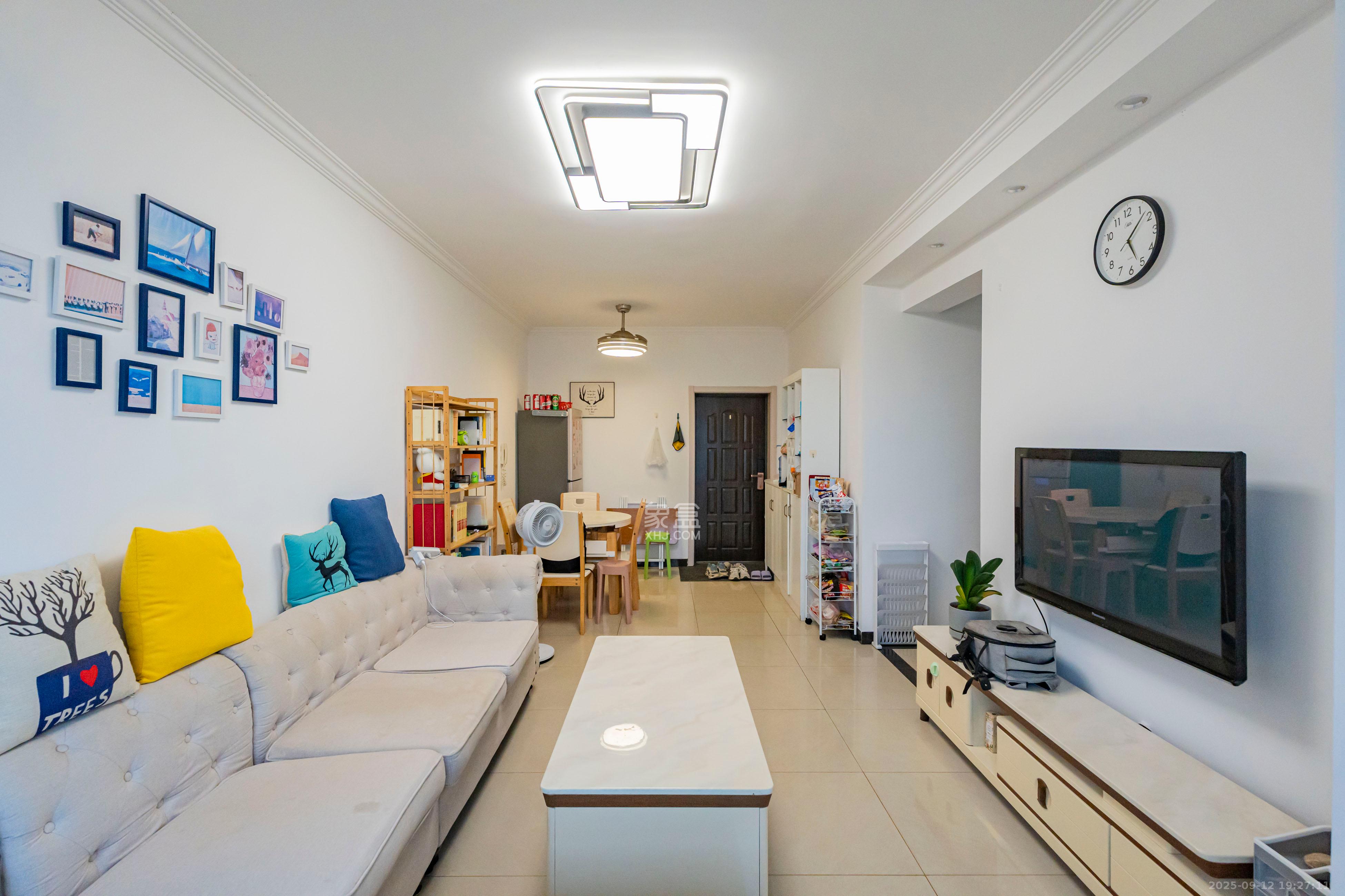 兰亭峰景  2室2厅1卫    66.0万客厅