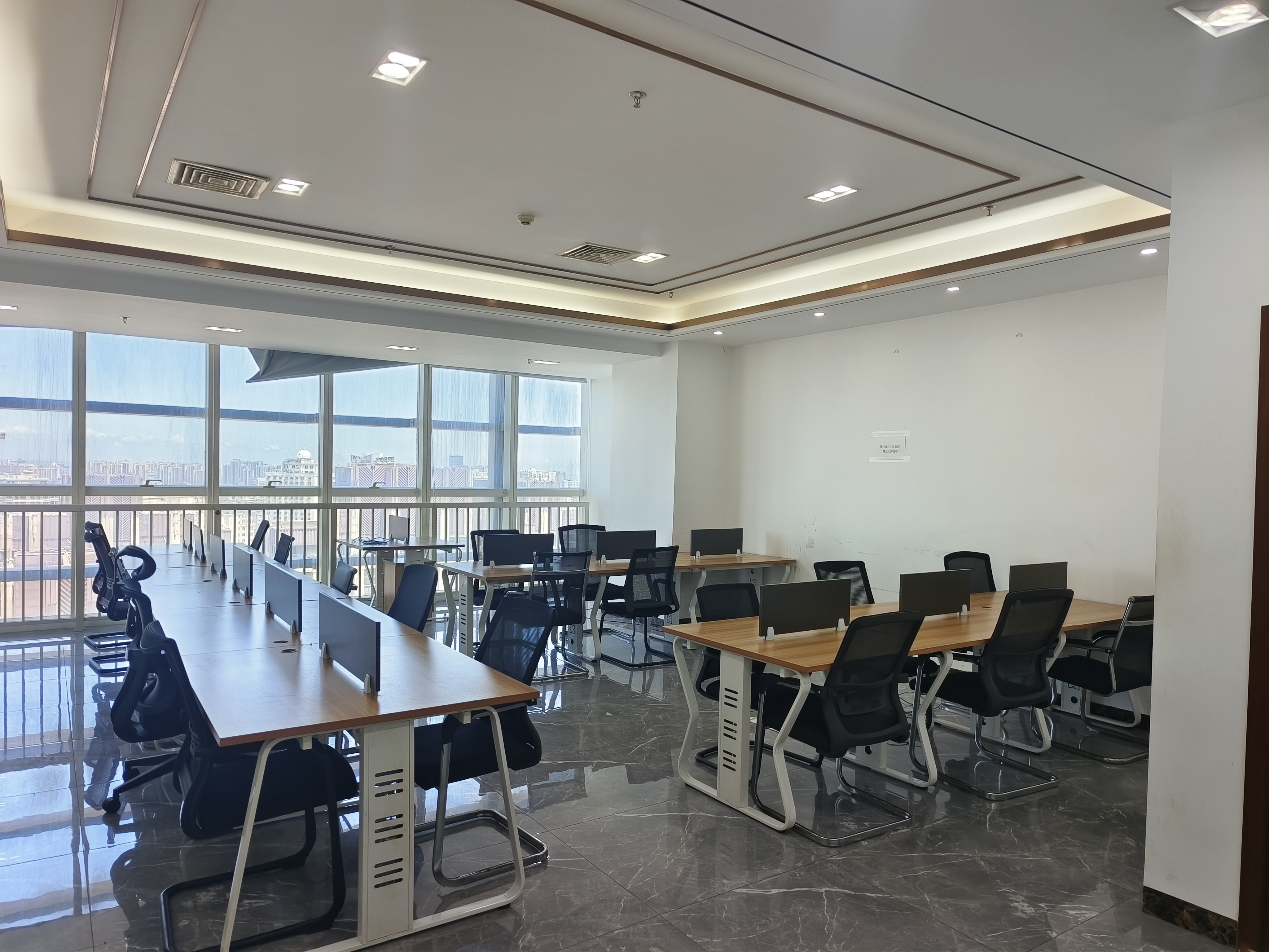 海南大厦   409.0㎡      24200.0元/月