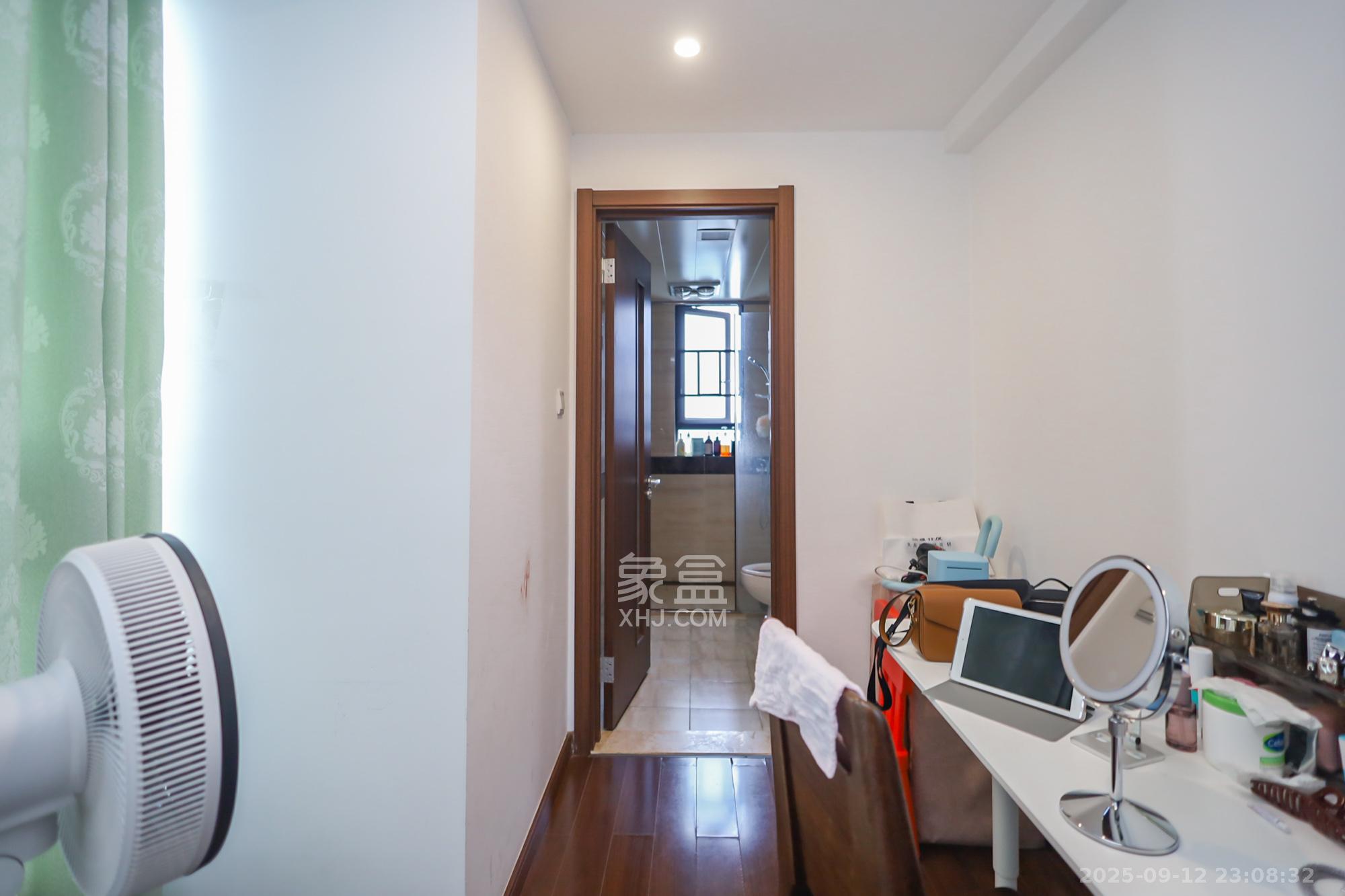 万科里金域国际  4室2厅2卫    246.0万其他