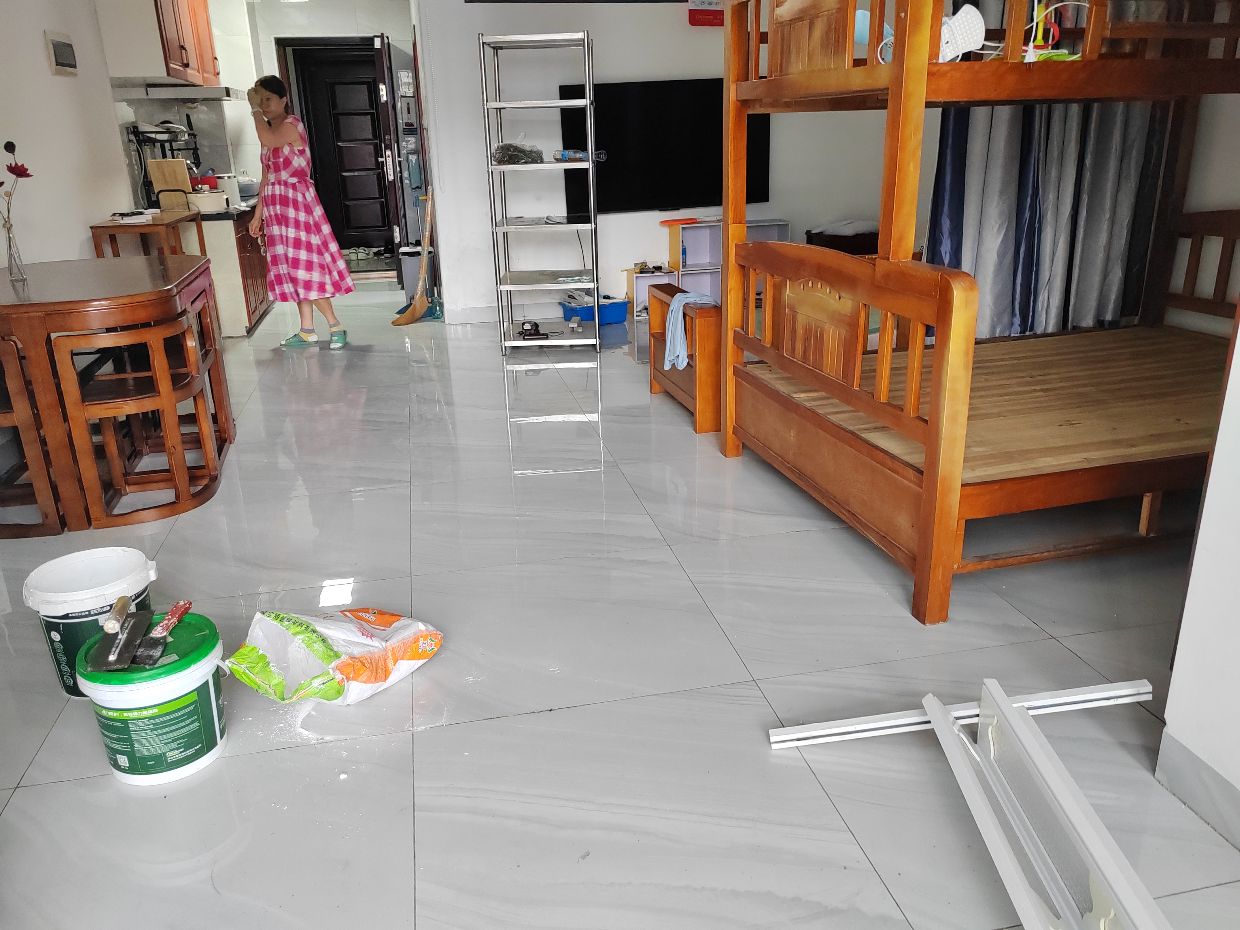 蓝海瑞园 1室1厅1卫 2100.0元/月 蓝海瑞园 1室1厅1卫 2100.0元/月室内图