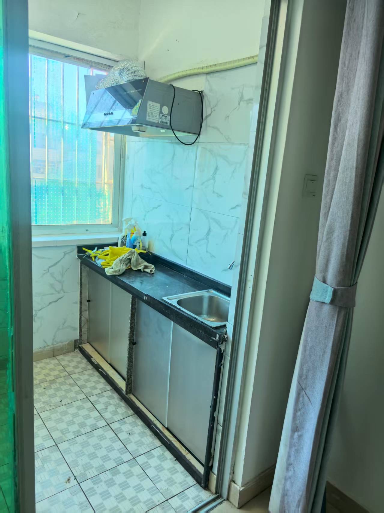 松雷大厦 1室1厅1卫 900.0元/月 松雷大厦 1室1厅1卫 900.0元/月室内图