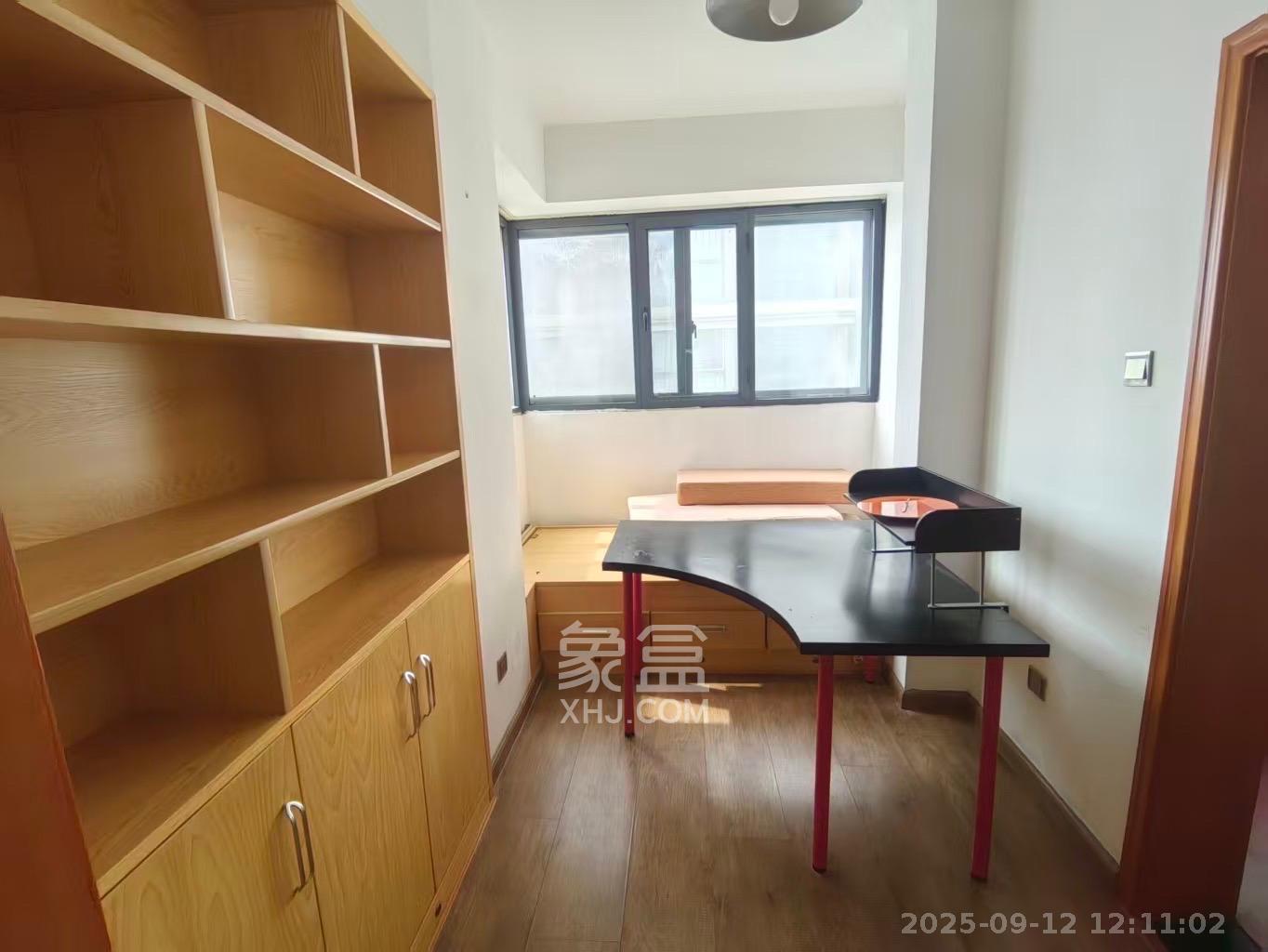 海洋半岛(月珑湾) 3室2厅1卫 2100.0元/月 海洋半岛(月珑湾) 3室2厅1卫 2100.0元/月室内图