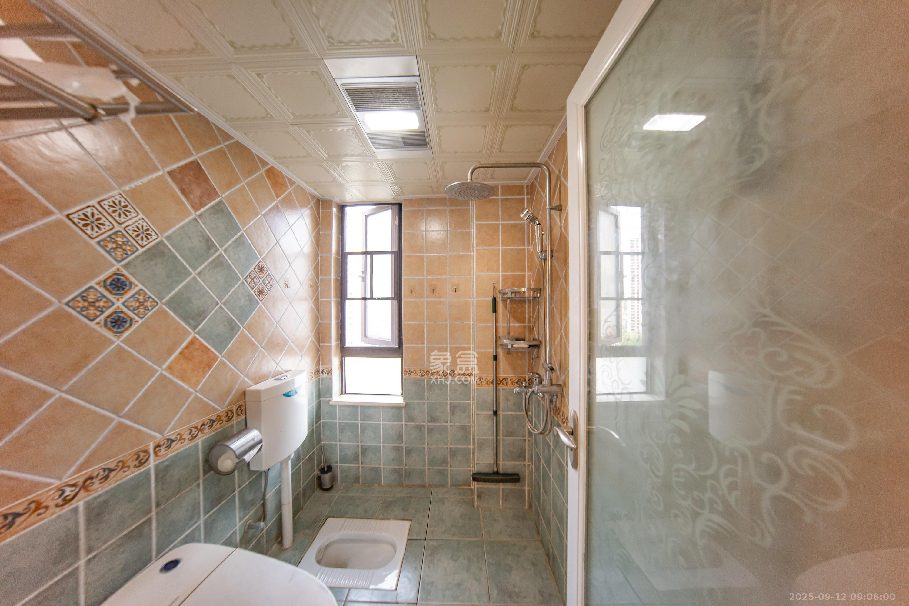 华润橡树湾 3室2厅2卫 95.98万 华润橡树湾 3室2厅2卫 95.98万卫生间