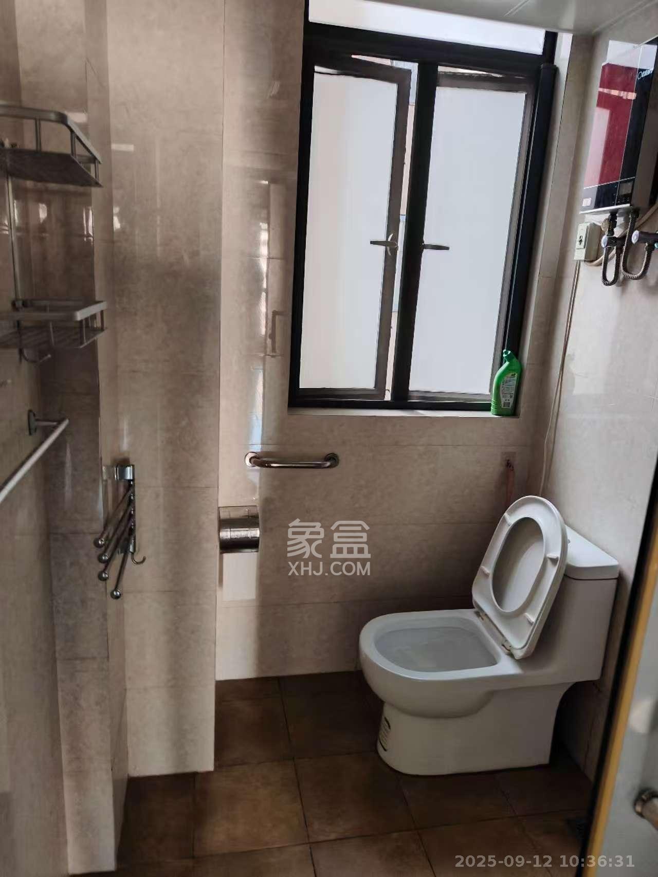 建发汇金国际  1室2厅1卫   3200.00元/月室内图