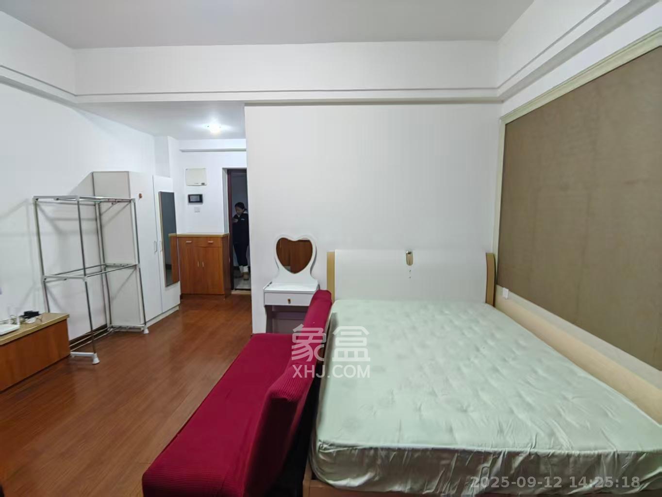 环宇天地、中海地产(中信城市广场二期) 1室1厅1卫 1000.0元/月 环宇天地、中海地产(中信城市广场二期) 1室1厅1卫 1000.0元/月室内图