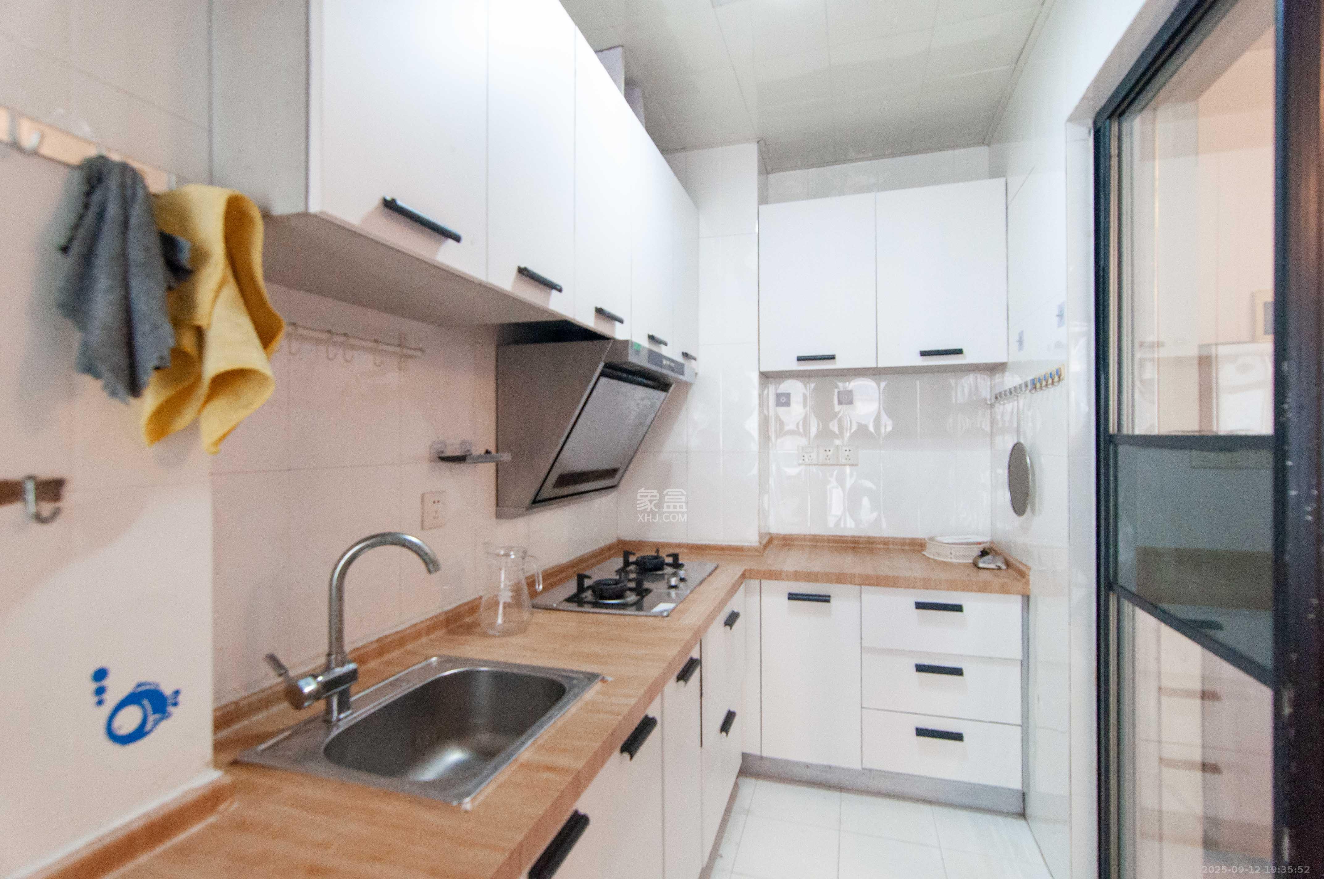 高鑫麓城  2室2厅1卫    78.8万厨房