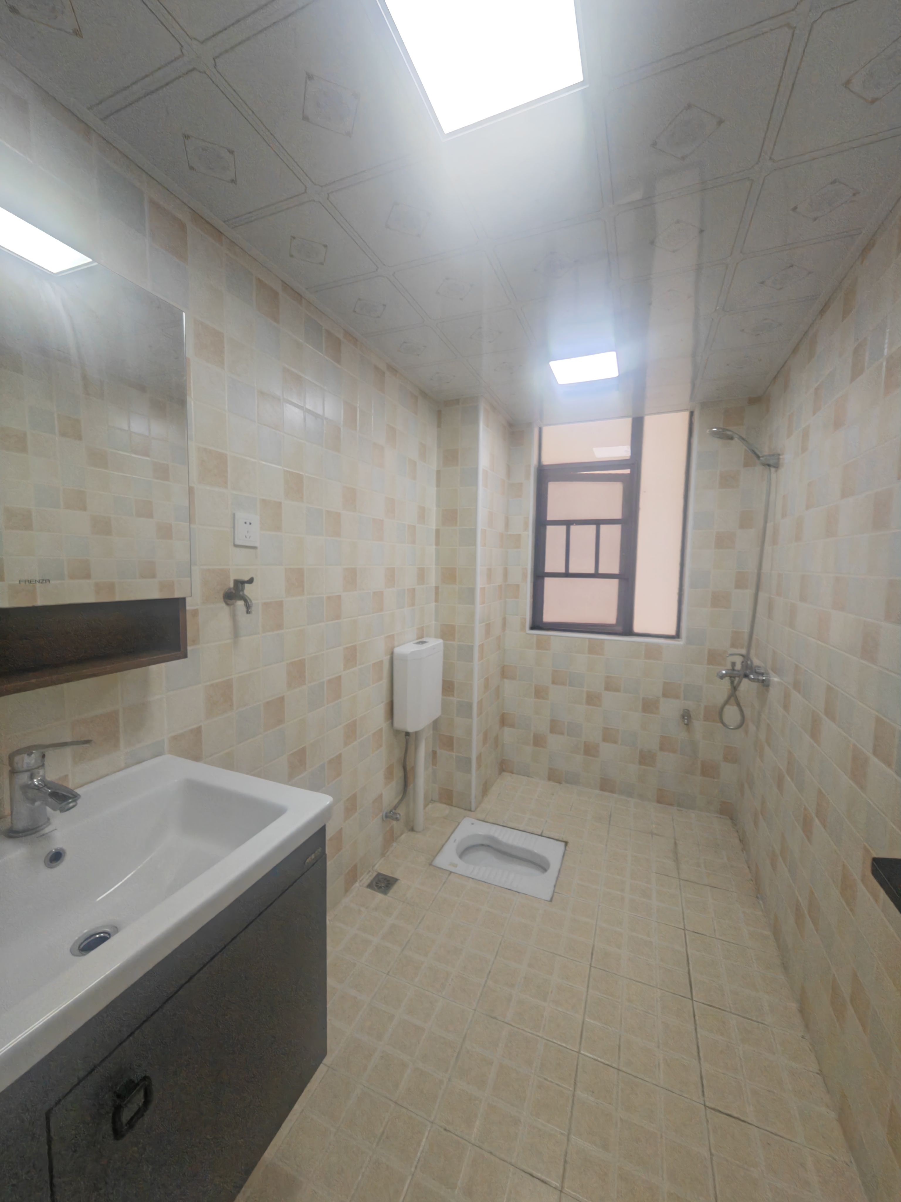 东城明珠 3室2厅2卫 2200.0元/月 东城明珠 3室2厅2卫 2200.0元/月室内图