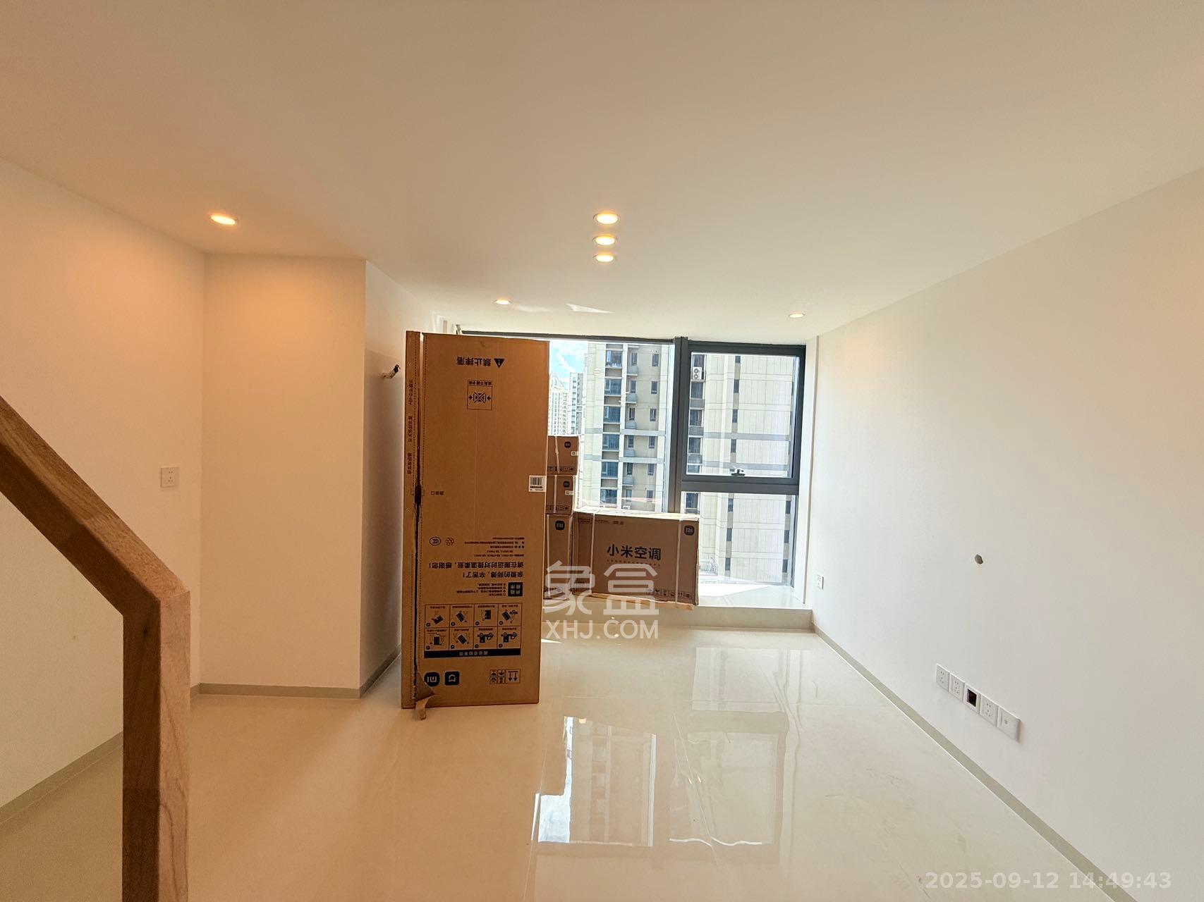 卓越中寰 2室1厅1卫 2500.0元/月 卓越中寰 2室1厅1卫 2500.0元/月室内图