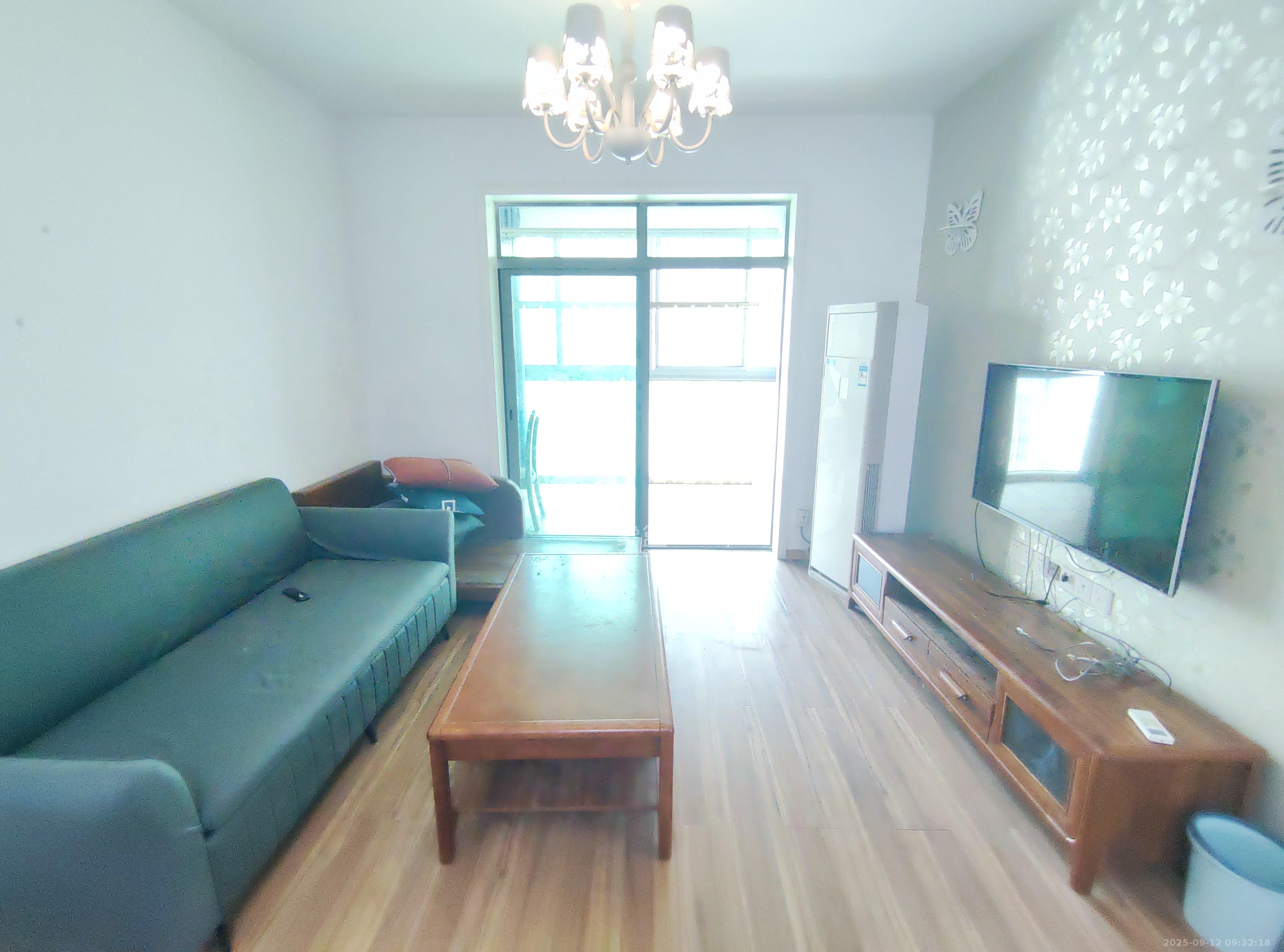 新城新世界一二三期  2室2厅1卫    2400.0元/月室内图