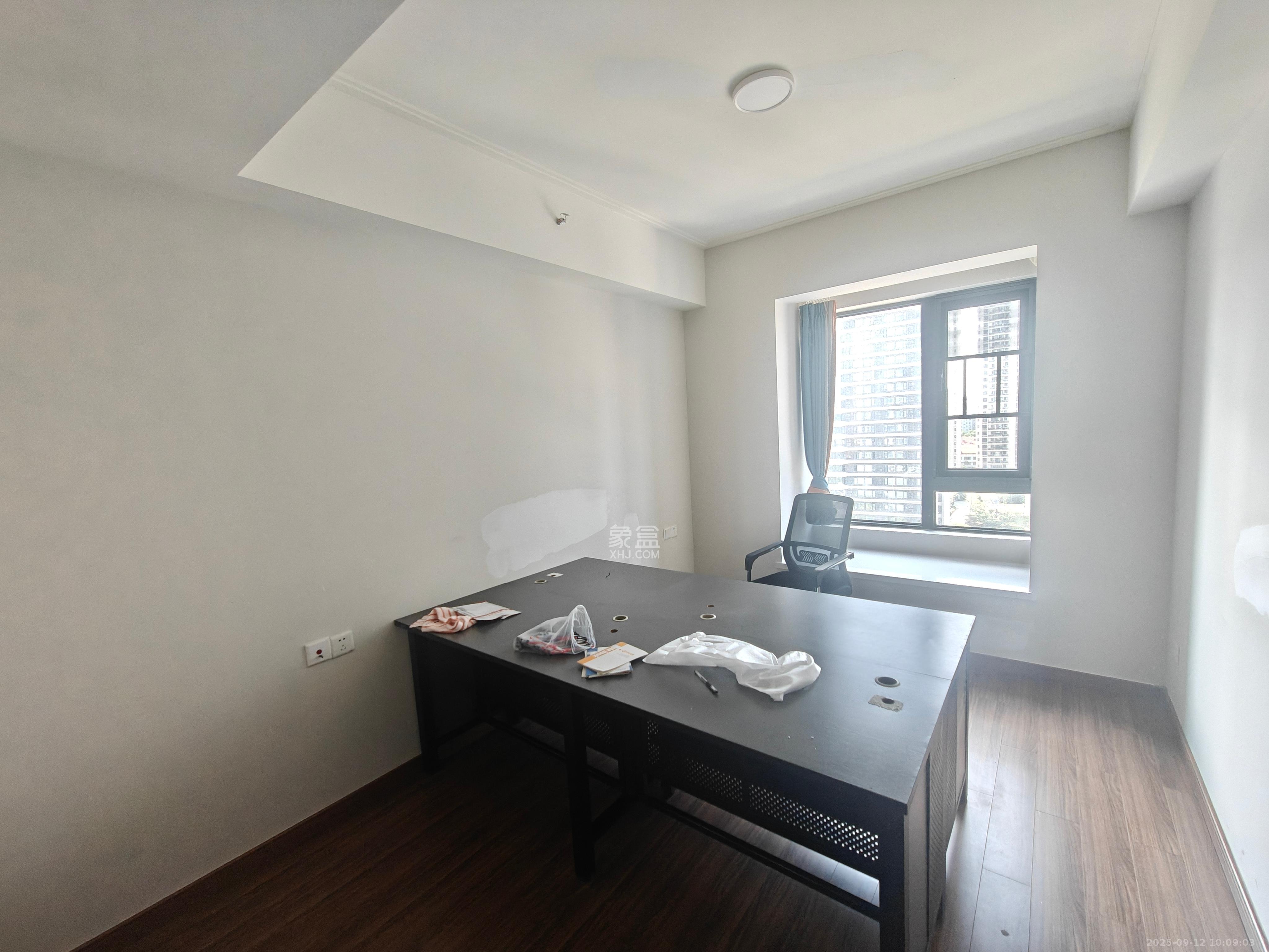 保利中环广场(保利中悦苑) 4室2厅2卫 4500.0元/月 保利中环广场(保利中悦苑) 4室2厅2卫 4500.0元/月室内图