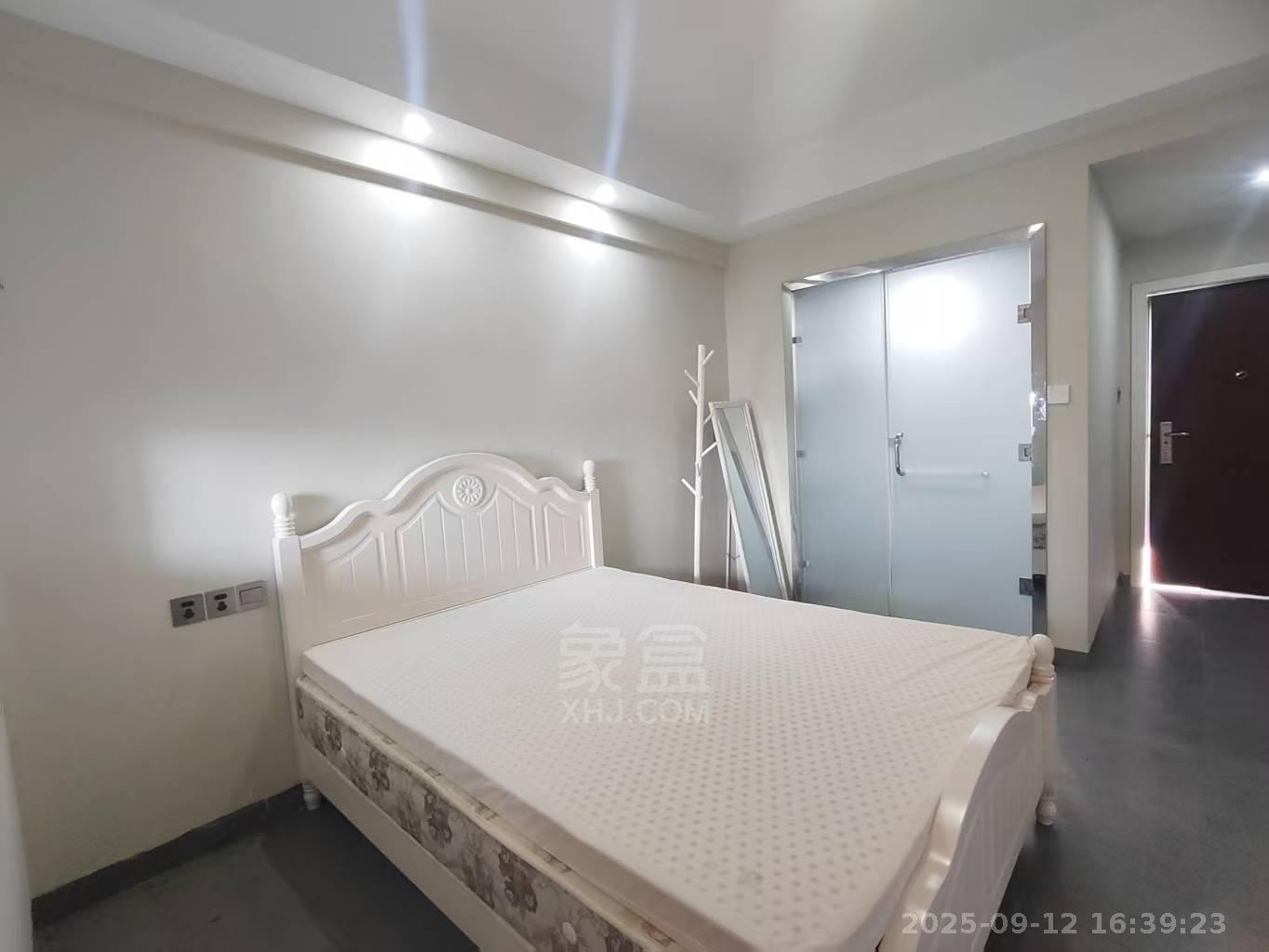 中建御山和苑  1室1厅1卫   1200.00元/月室内图