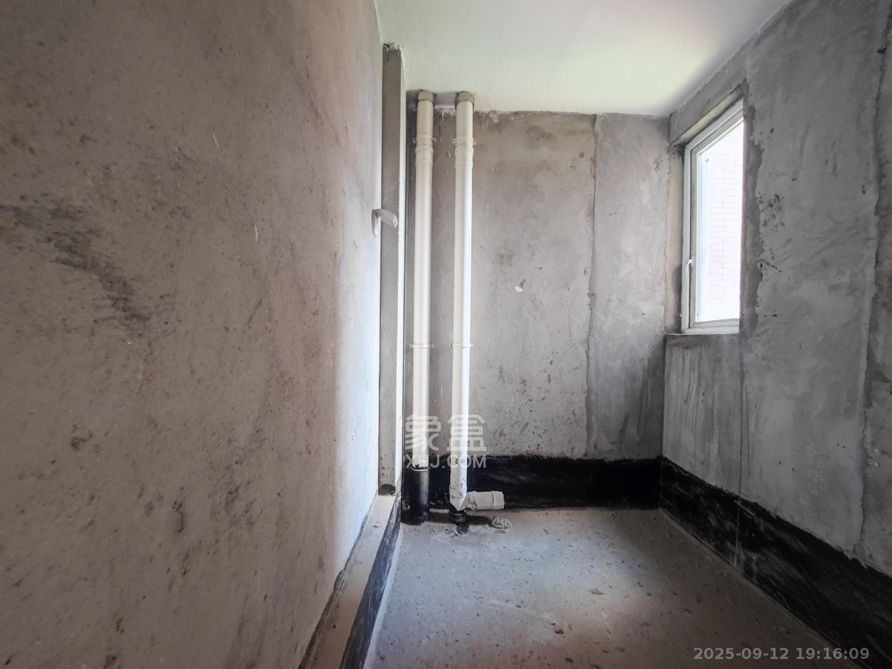 湘府十城(汇财御景湾新寓,汇财国际) 5室1厅2卫 102.0万 湘府十城(汇财御景湾新寓,汇财国际) 5室1厅2卫 102.0万卫生间